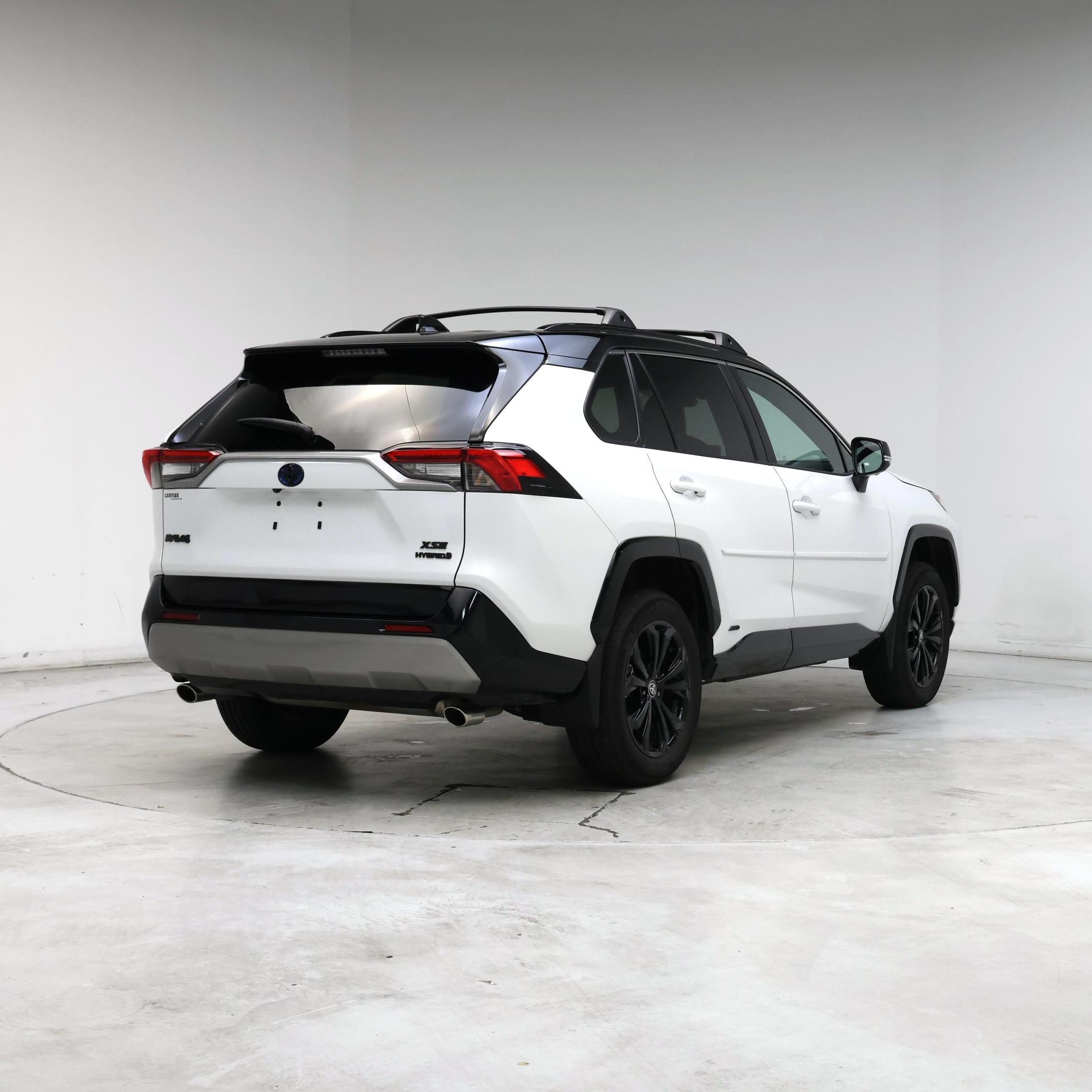 Thumbnail: 2023 Toyota RAV4 - 8