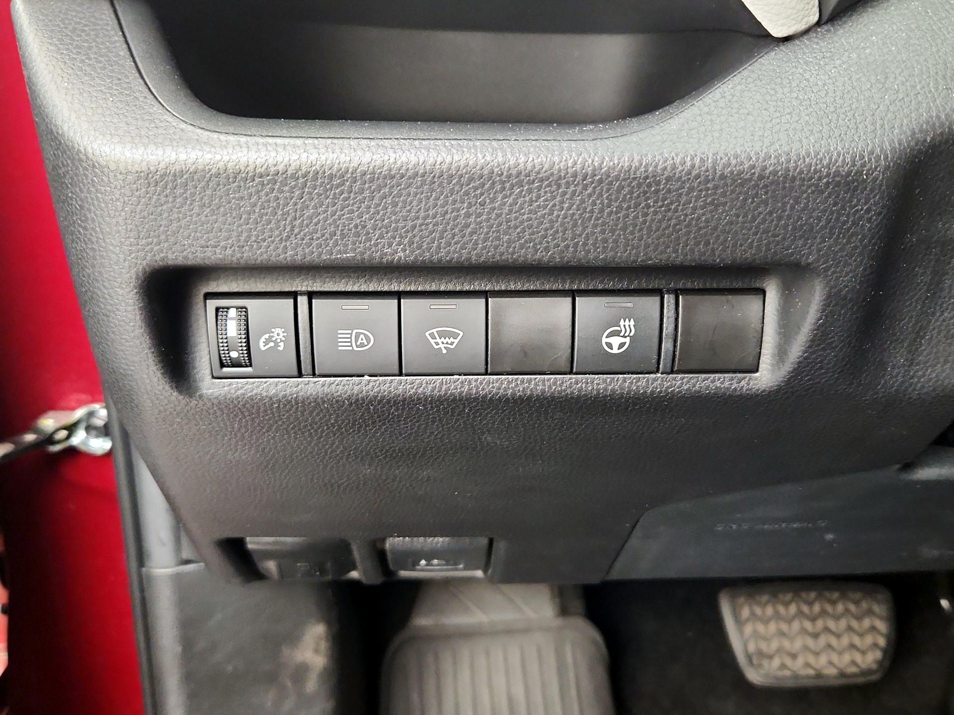 Thumbnail: 2021 Toyota RAV4 - 13
