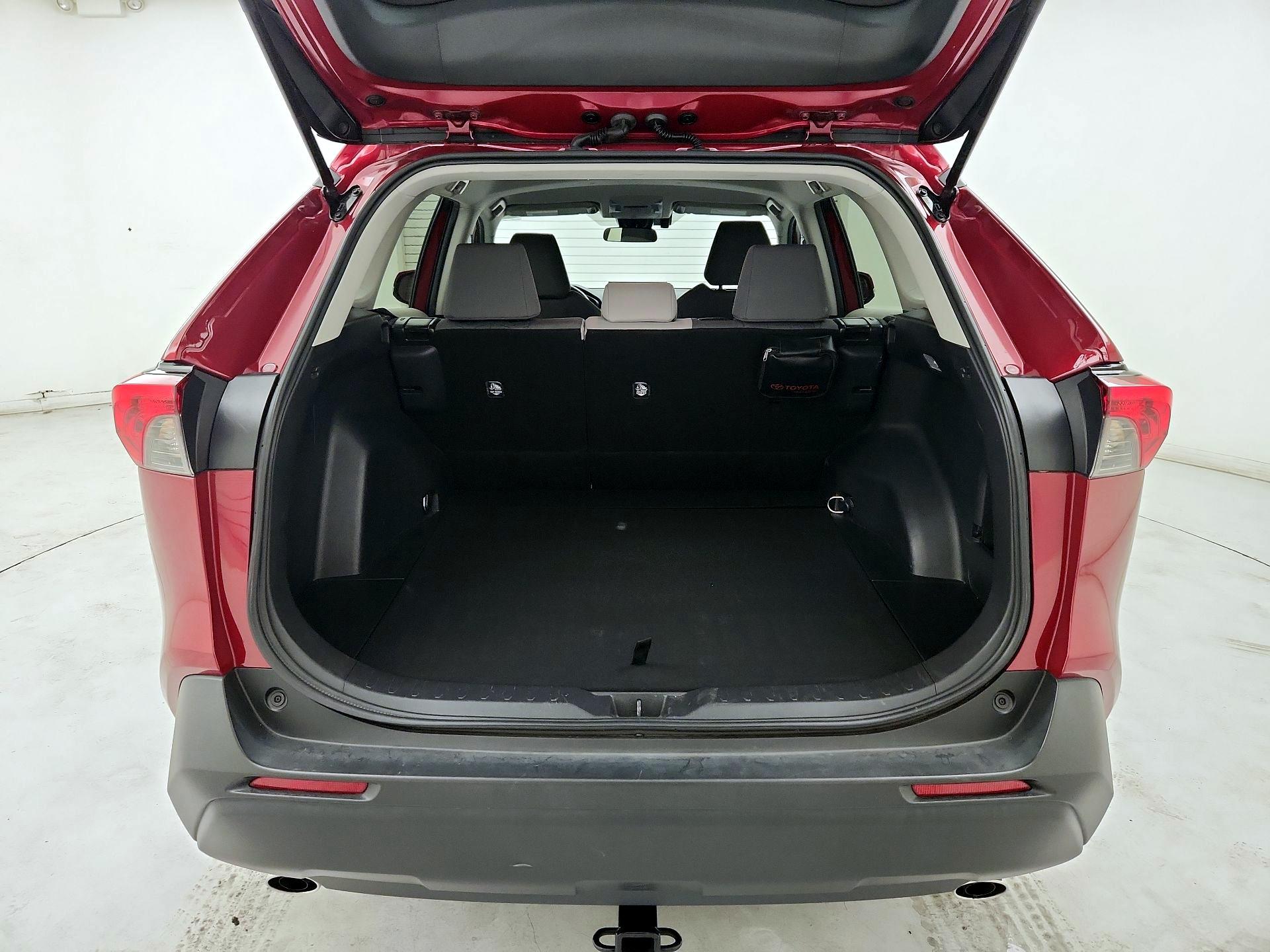 Thumbnail: 2021 Toyota RAV4 - 20