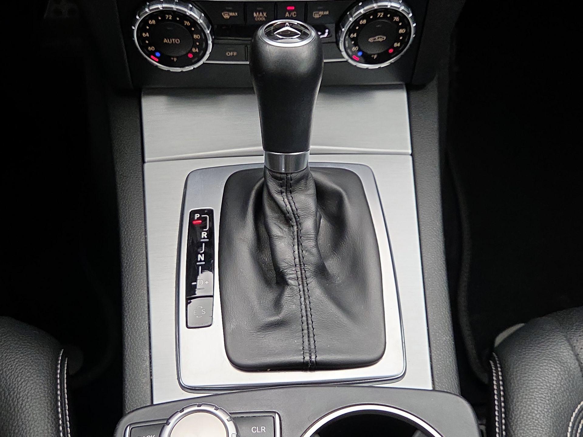 Thumbnail: 2015 Mercedes-Benz C-Class - 18