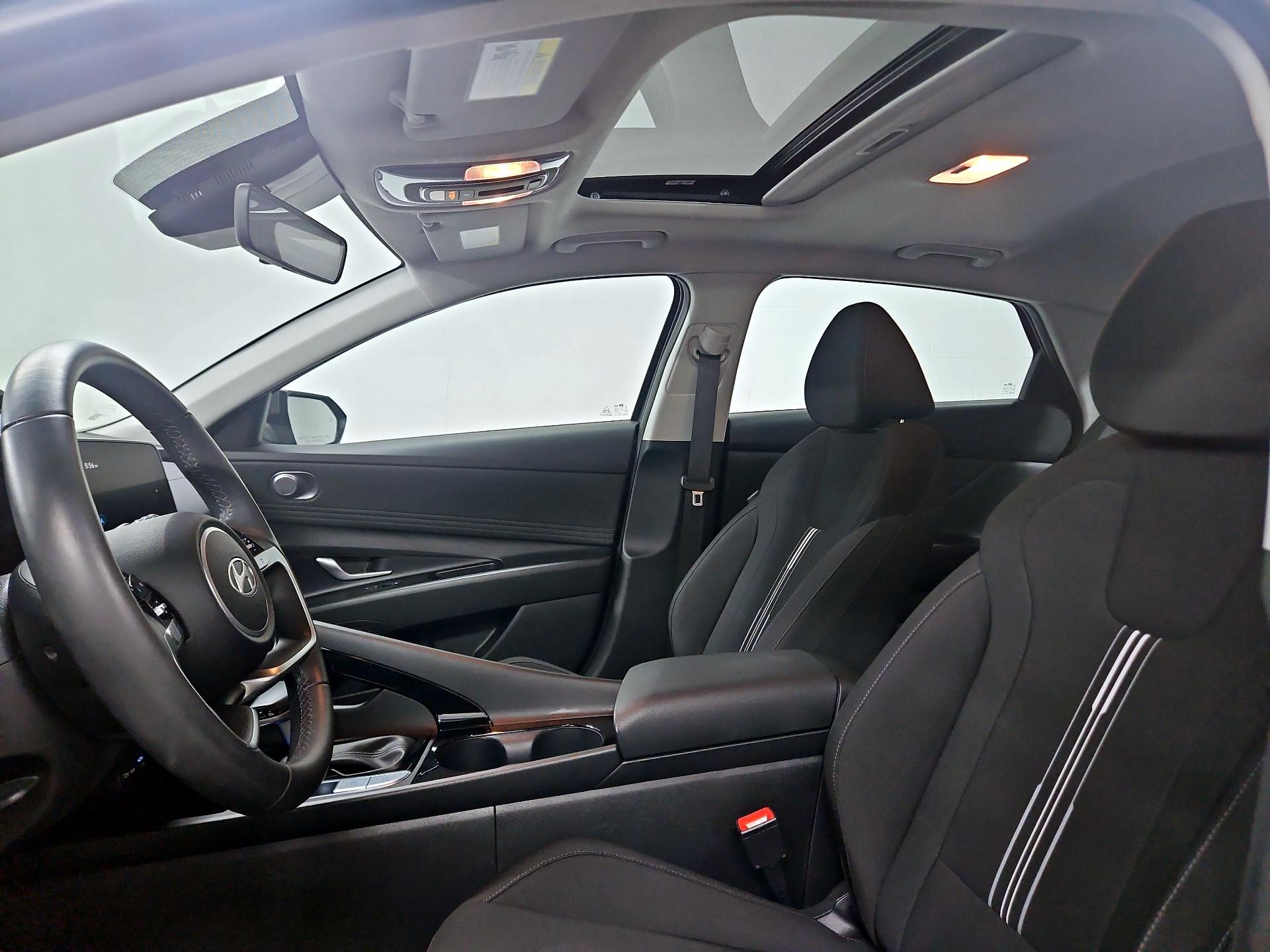 Thumbnail: 2025 Hyundai Elantra - 20
