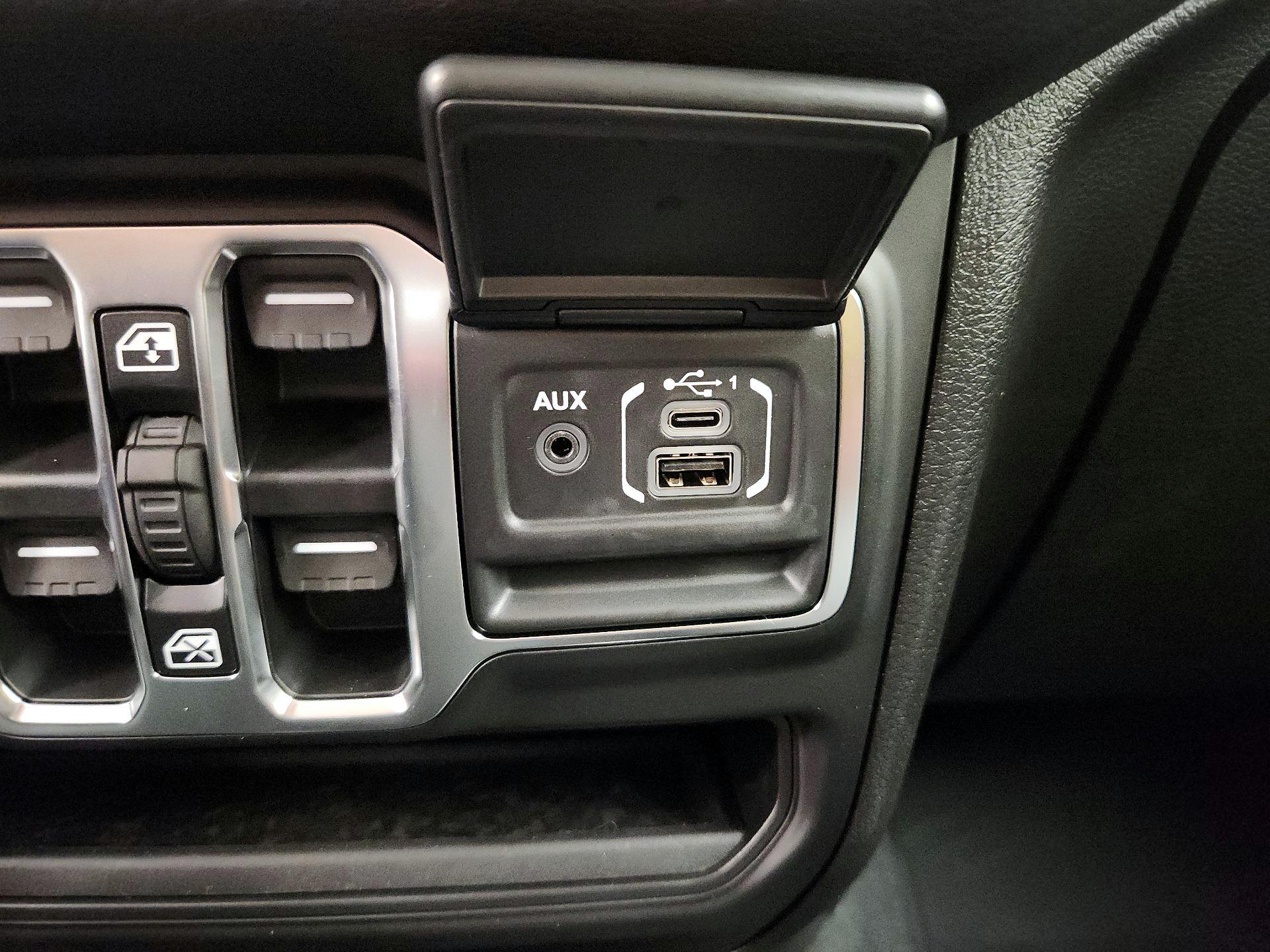 Thumbnail: 2026 Jeep Wrangler - 18