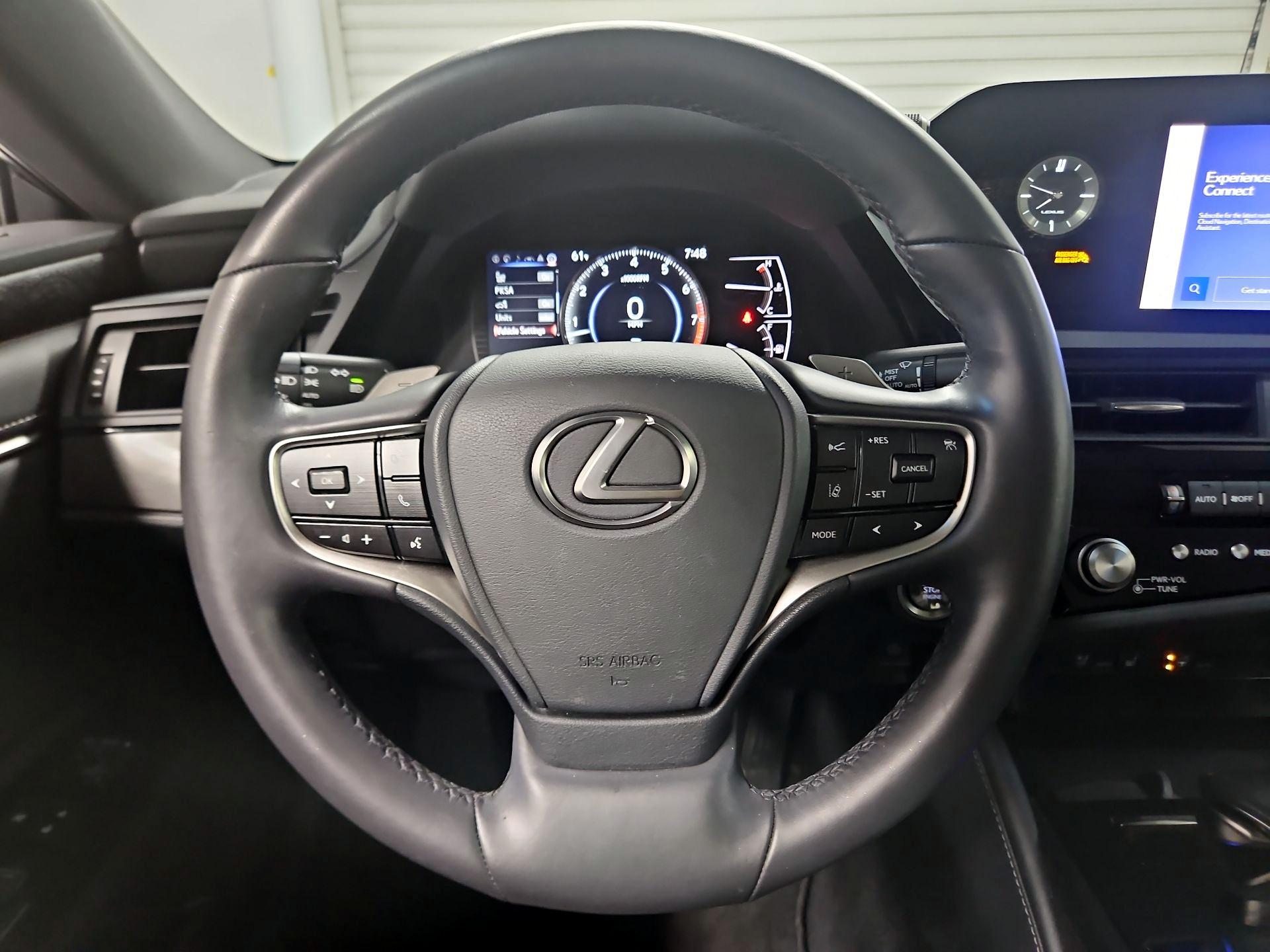 Thumbnail: 2024 Lexus ES - 10