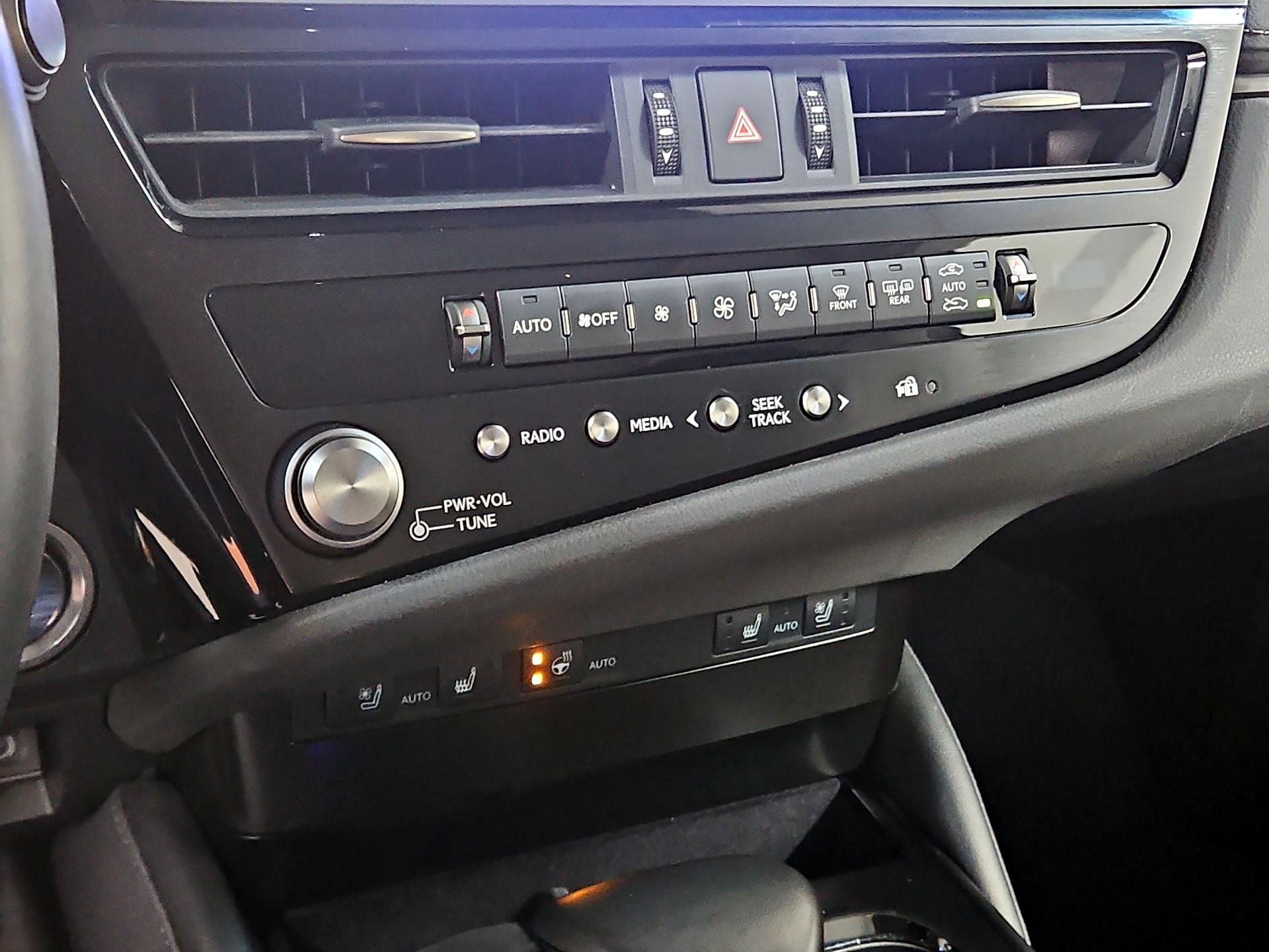 Thumbnail: 2024 Lexus ES - 16