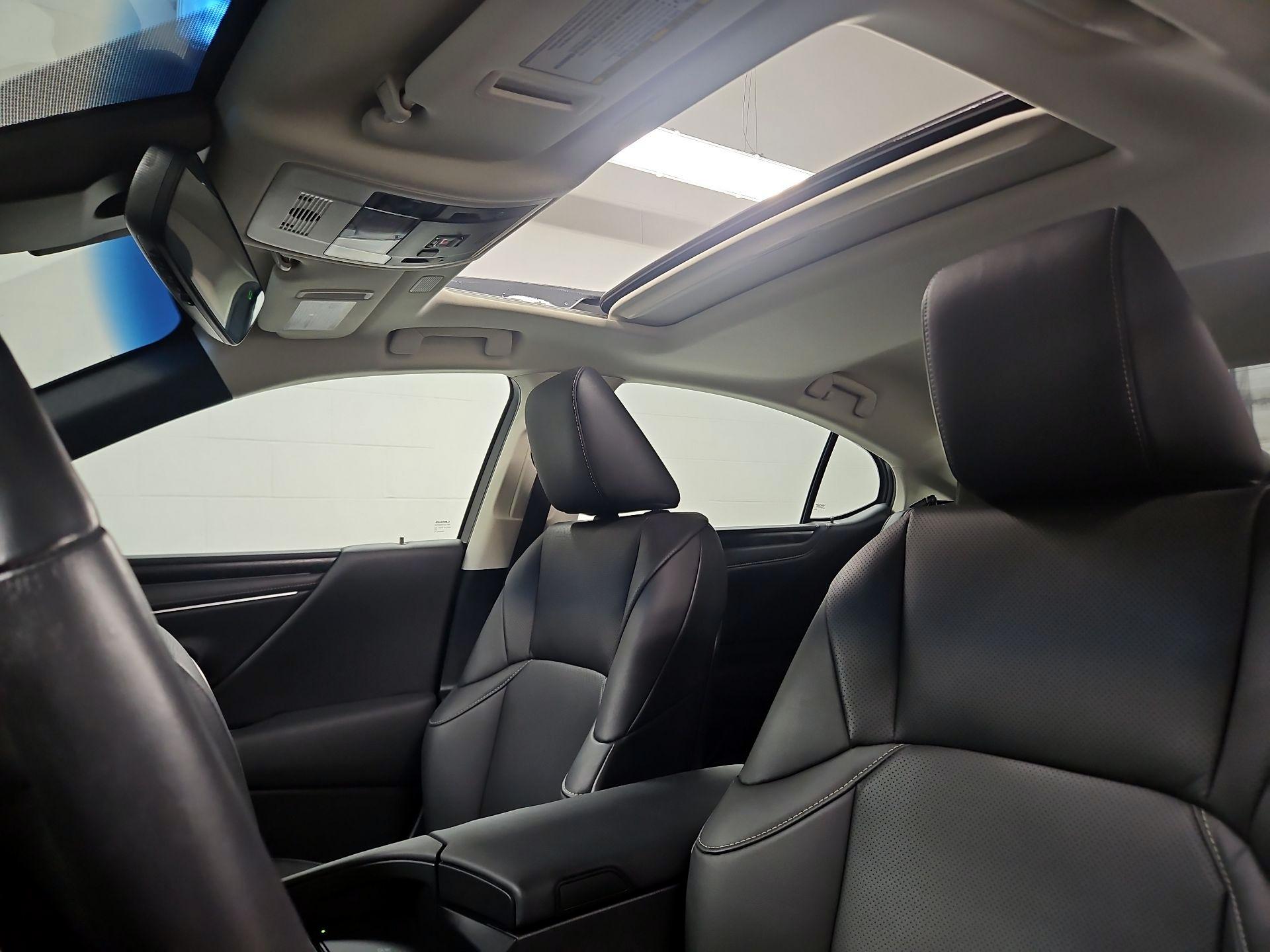 Thumbnail: 2024 Lexus ES - 19