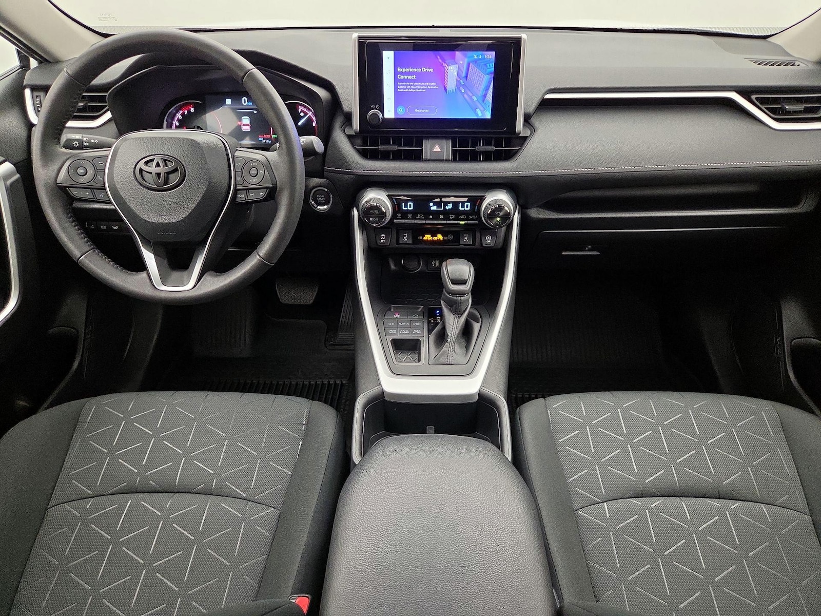 2025 Toyota RAV4 XLE - Photo 10