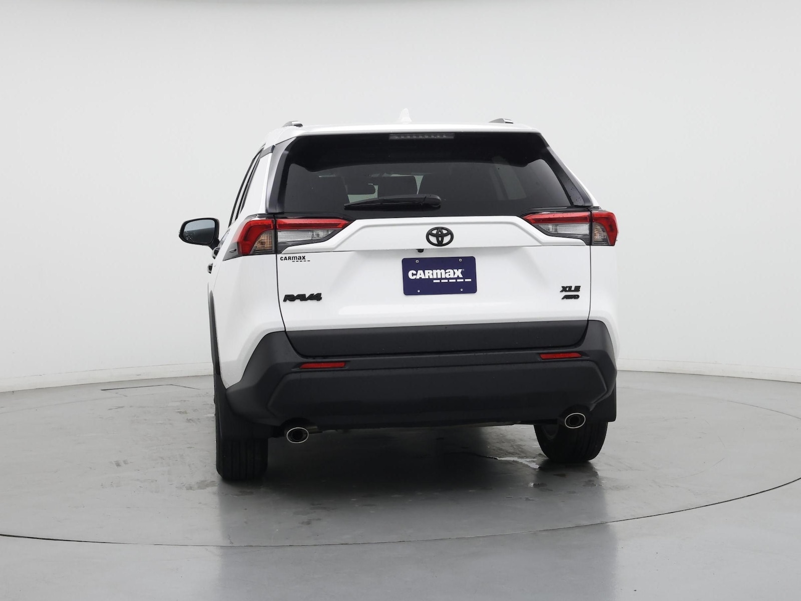 2025 Toyota RAV4 XLE - Photo 7