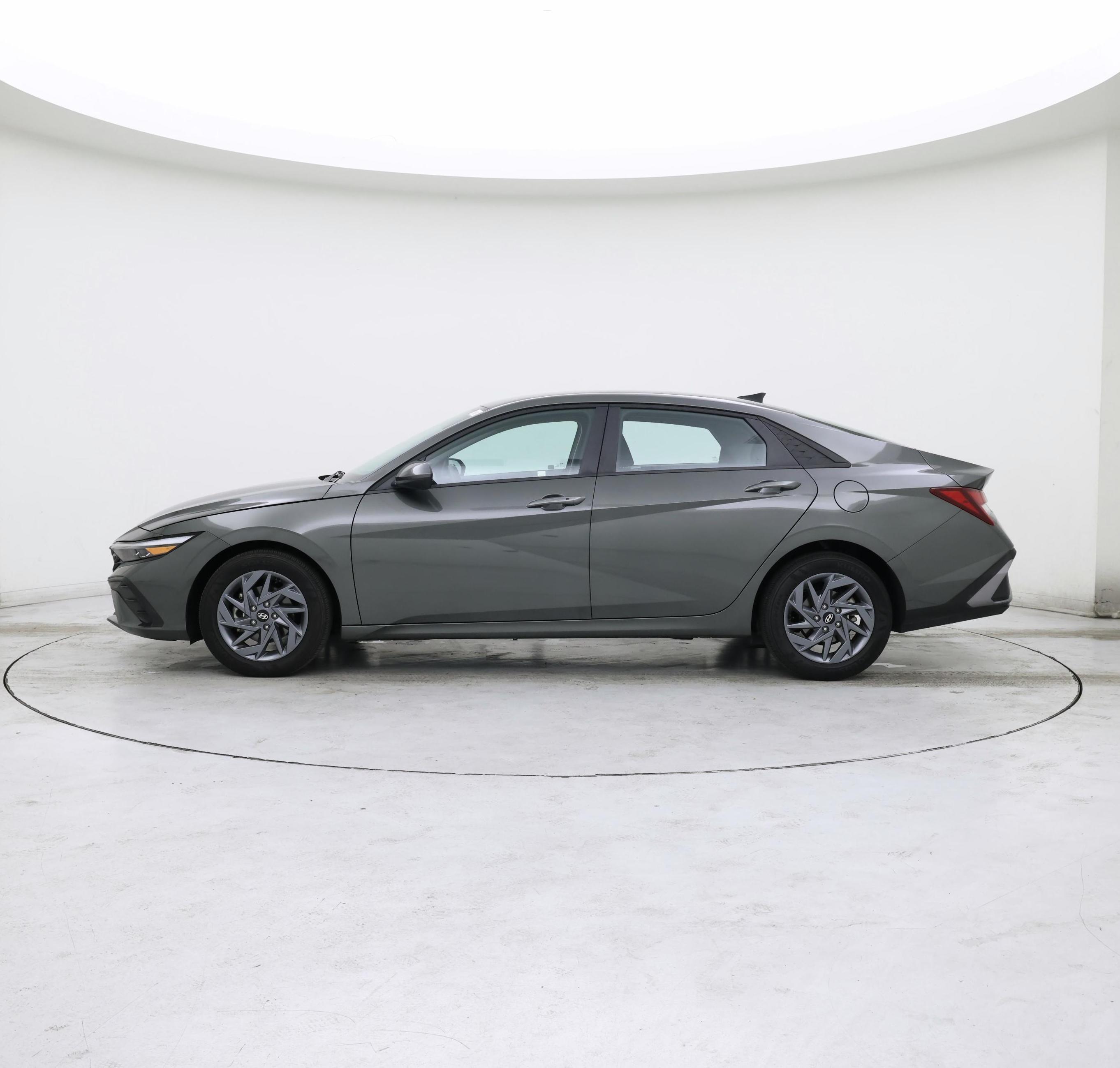 Thumbnail: 2024 Hyundai Elantra - 3