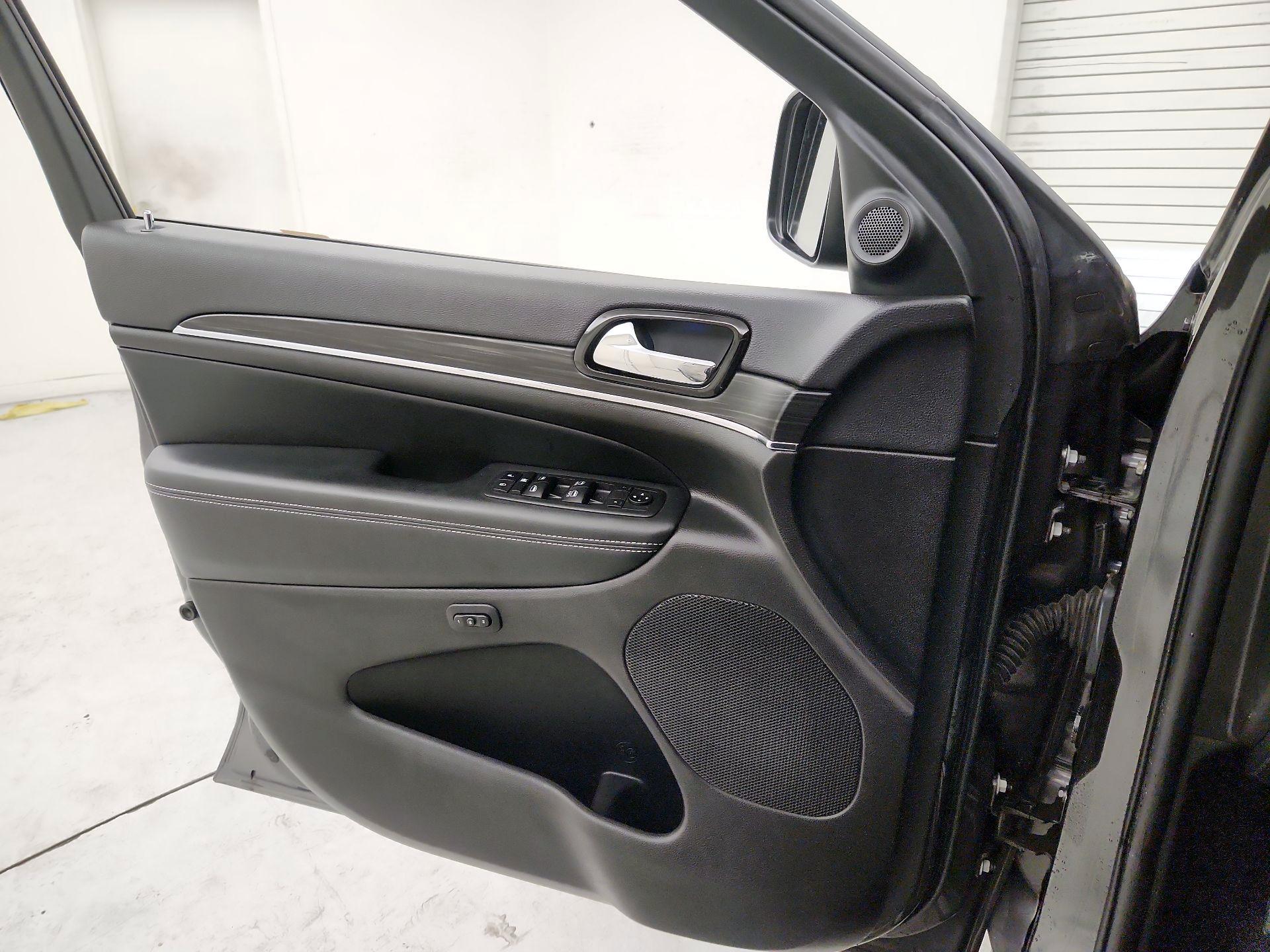 Thumbnail: 2021 Jeep Grand Cherokee - 12