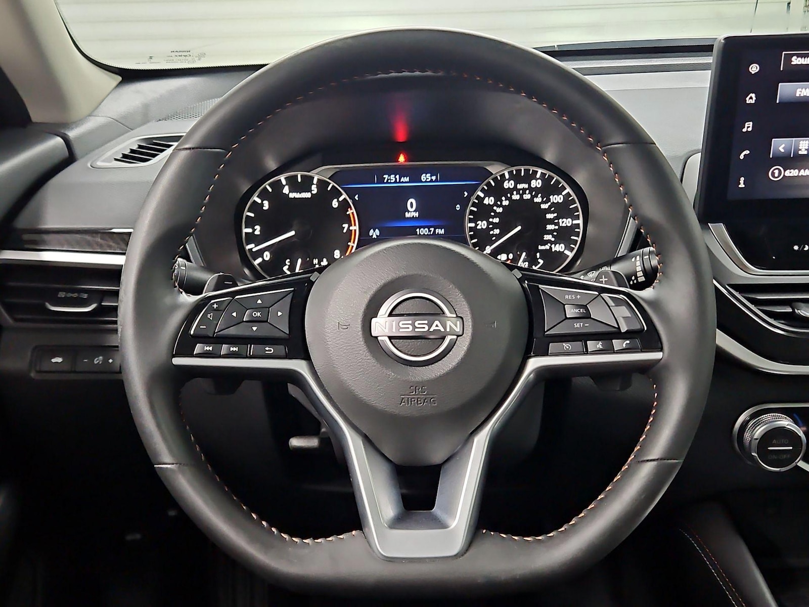 2025 Nissan Altima SR - Photo 11