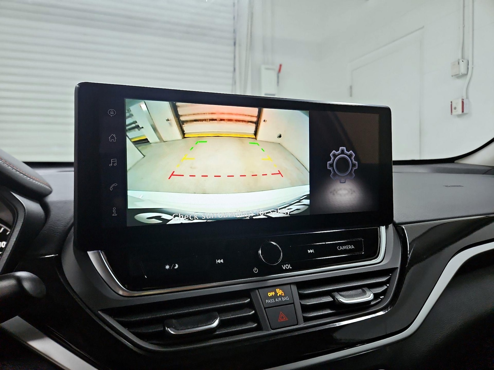 2025 Nissan Altima SR - Photo 15