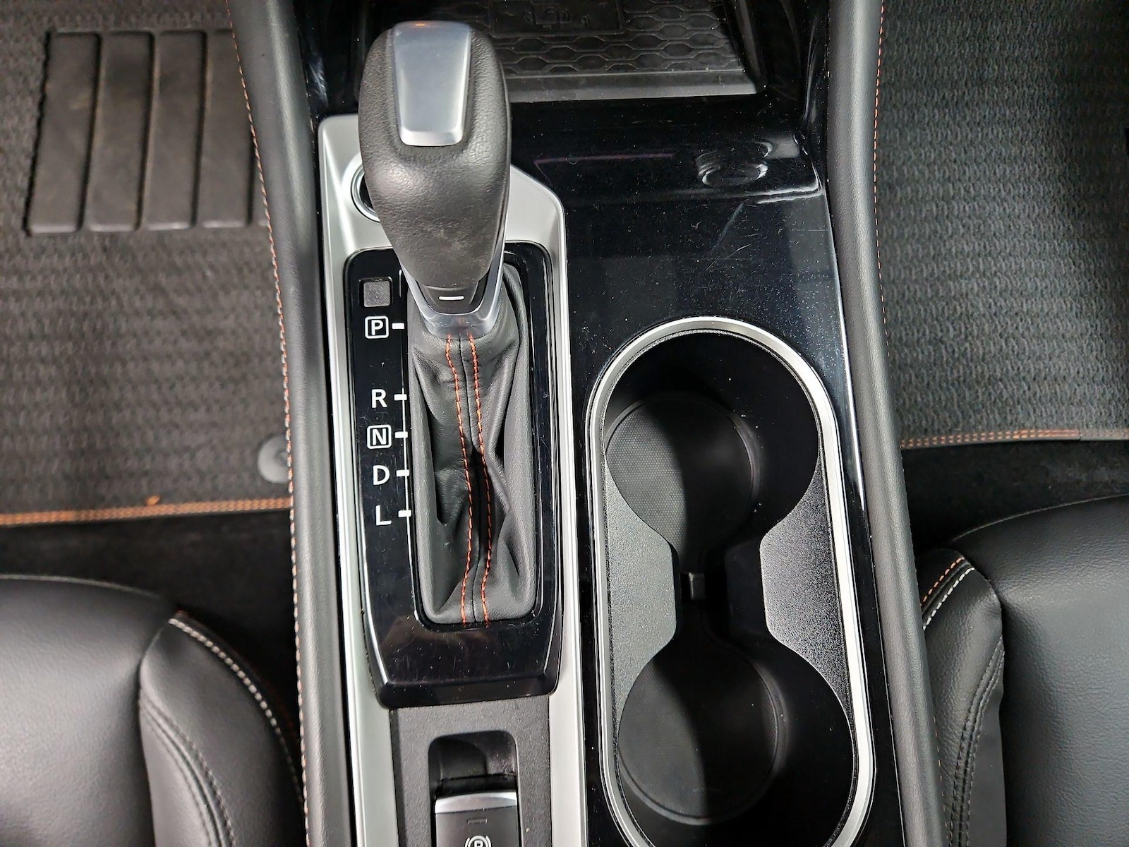 2025 Nissan Altima SR - Photo 18