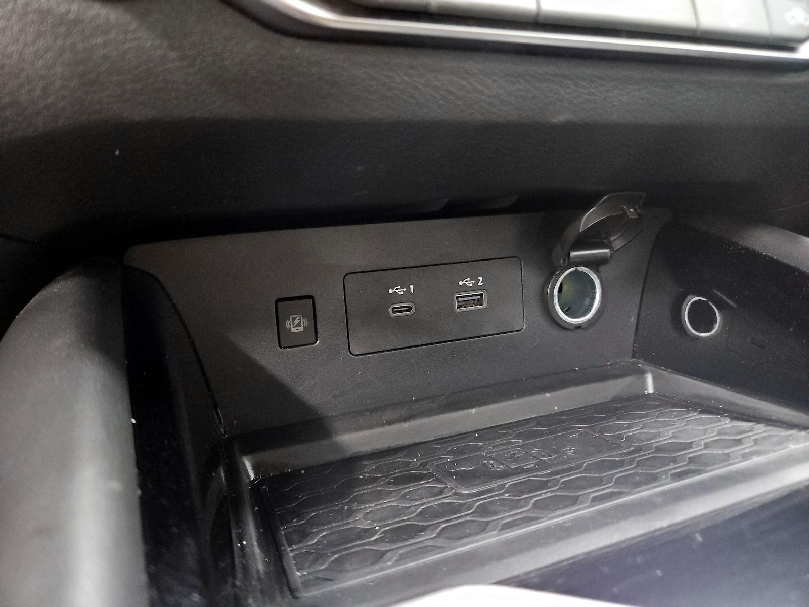 2025 Nissan Altima SR - Photo 19