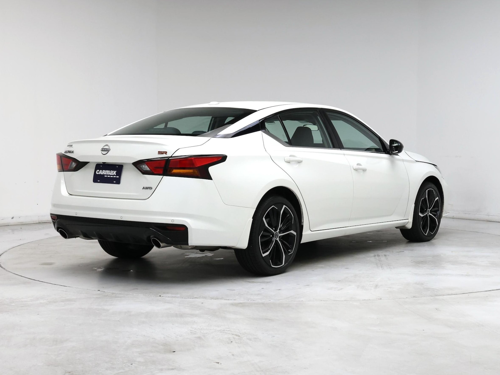 2025 Nissan Altima SR - Photo 9