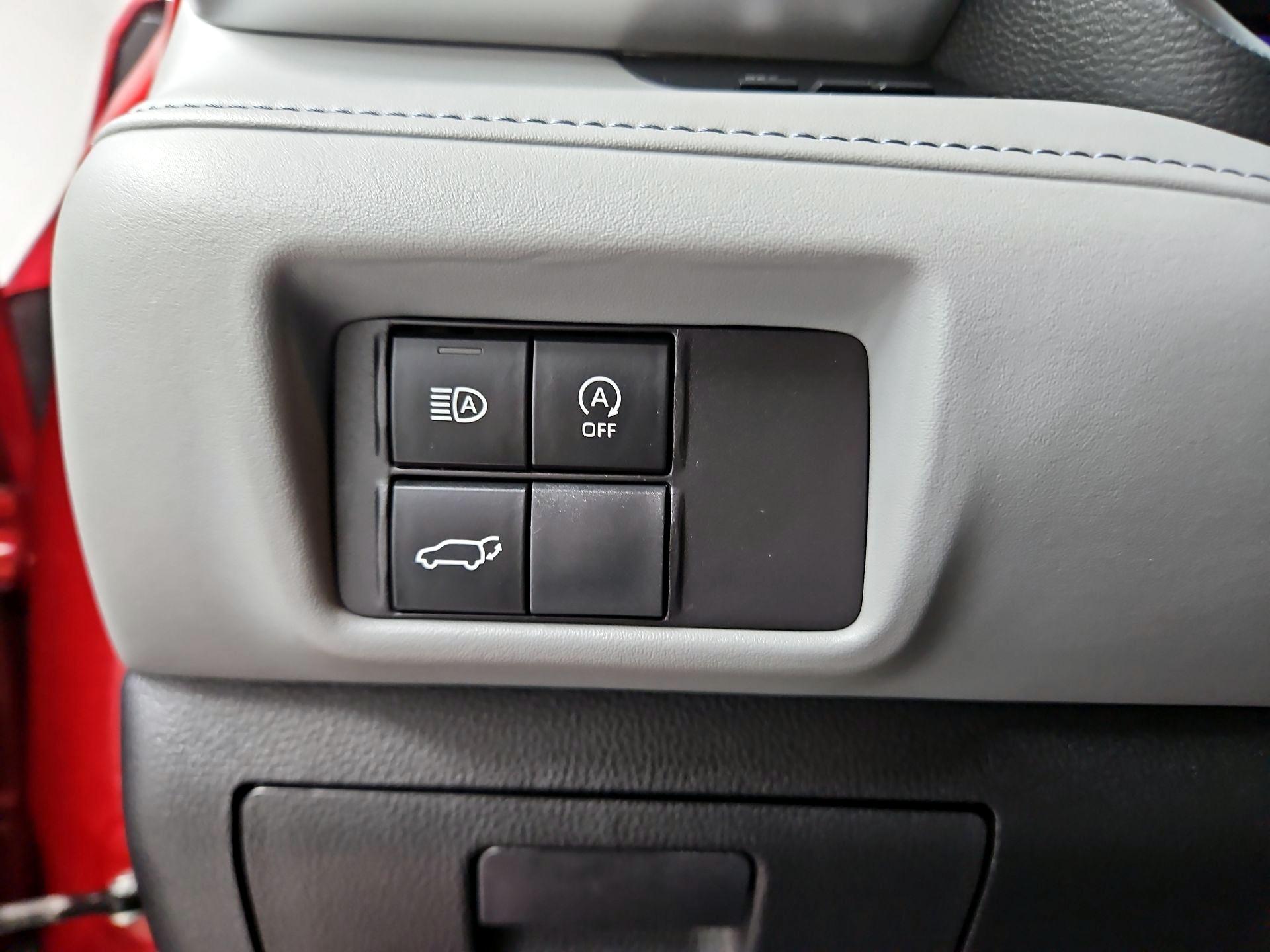 Thumbnail: 2023 Toyota Highlander - 13