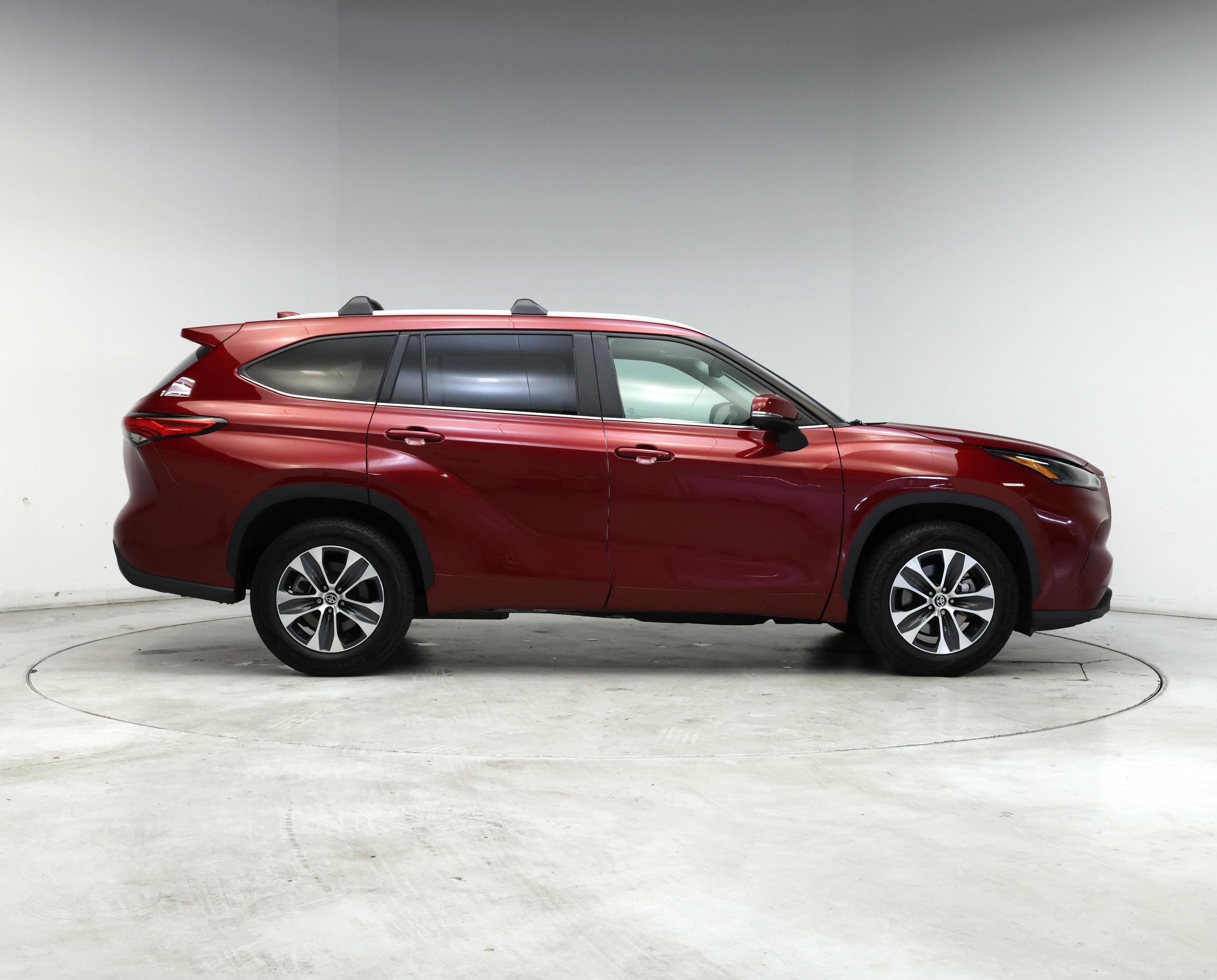 Thumbnail: 2023 Toyota Highlander - 7