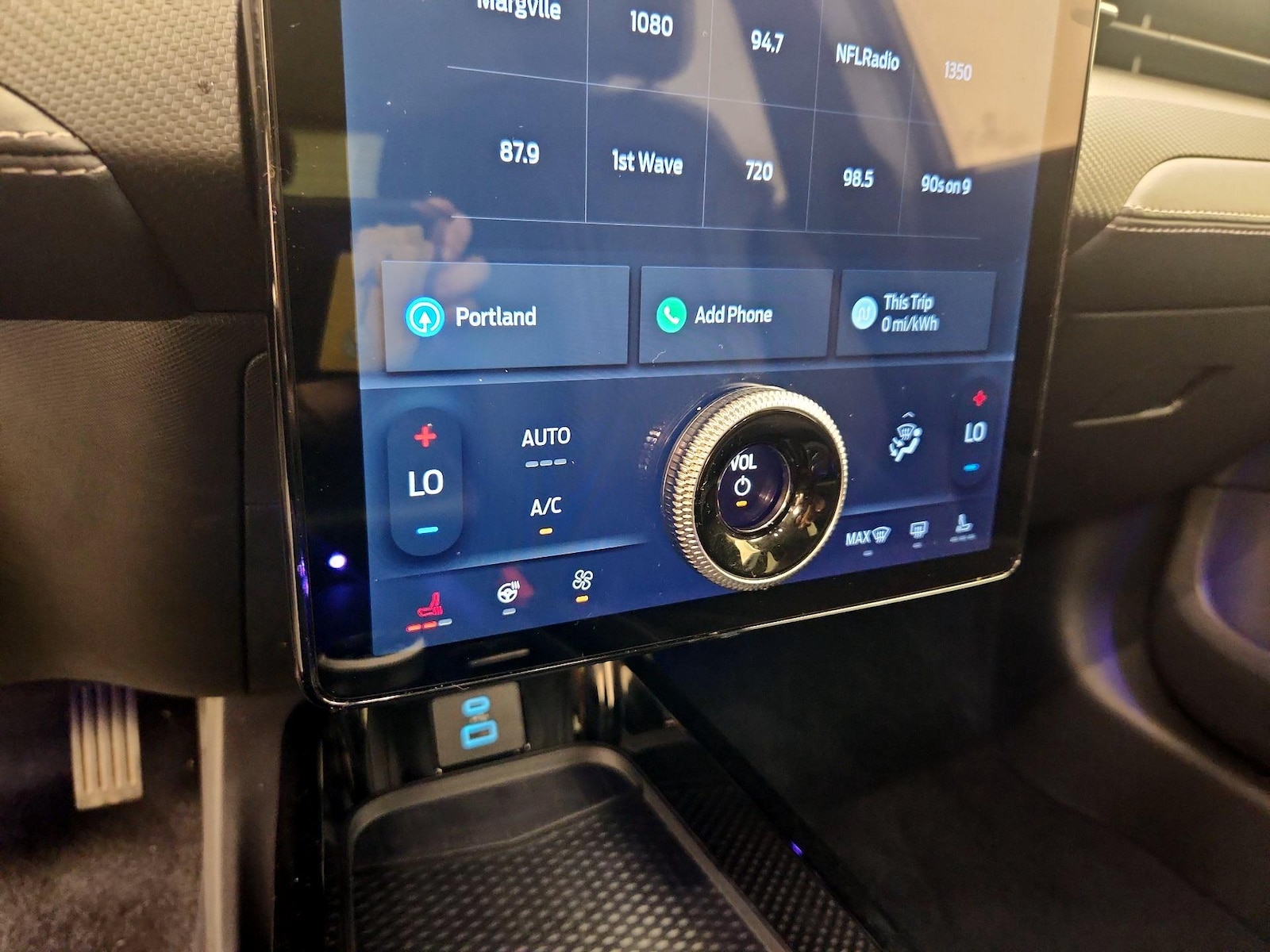 2024 Ford Mustang Mach-E Premium AWD - Photo 17