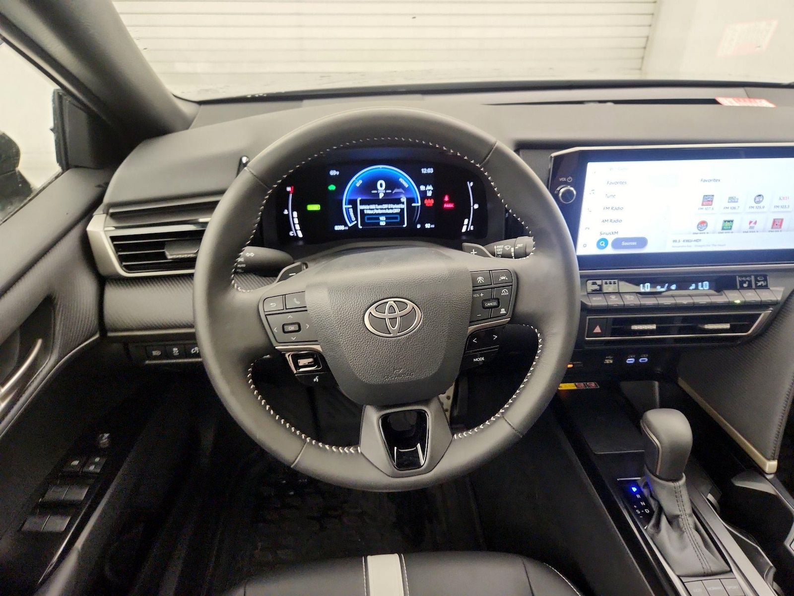 2026 Toyota Camry SE - Photo 11