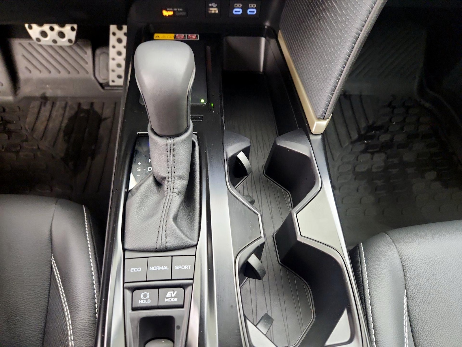 2026 Toyota Camry SE - Photo 18