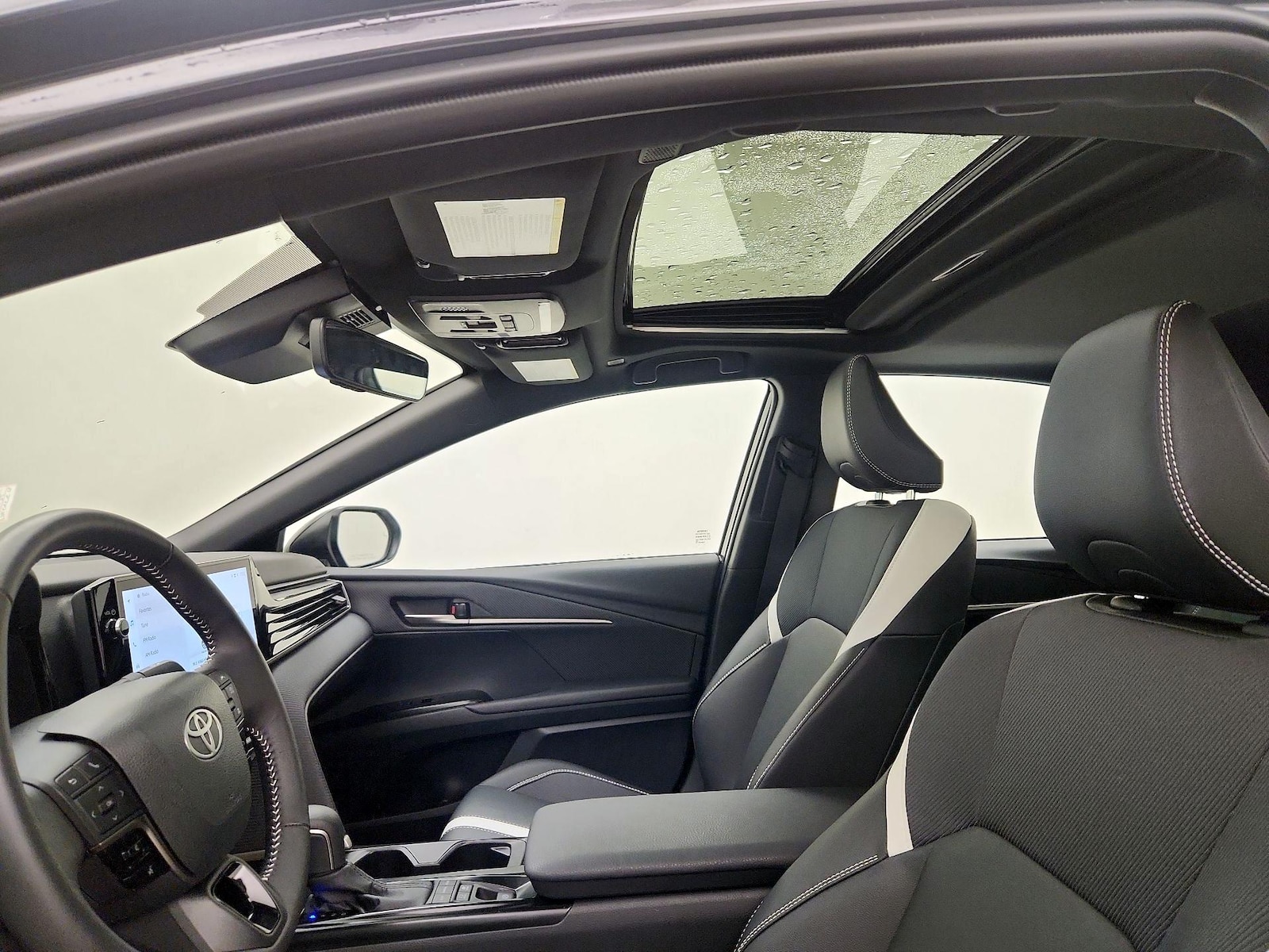 2026 Toyota Camry SE - Photo 20