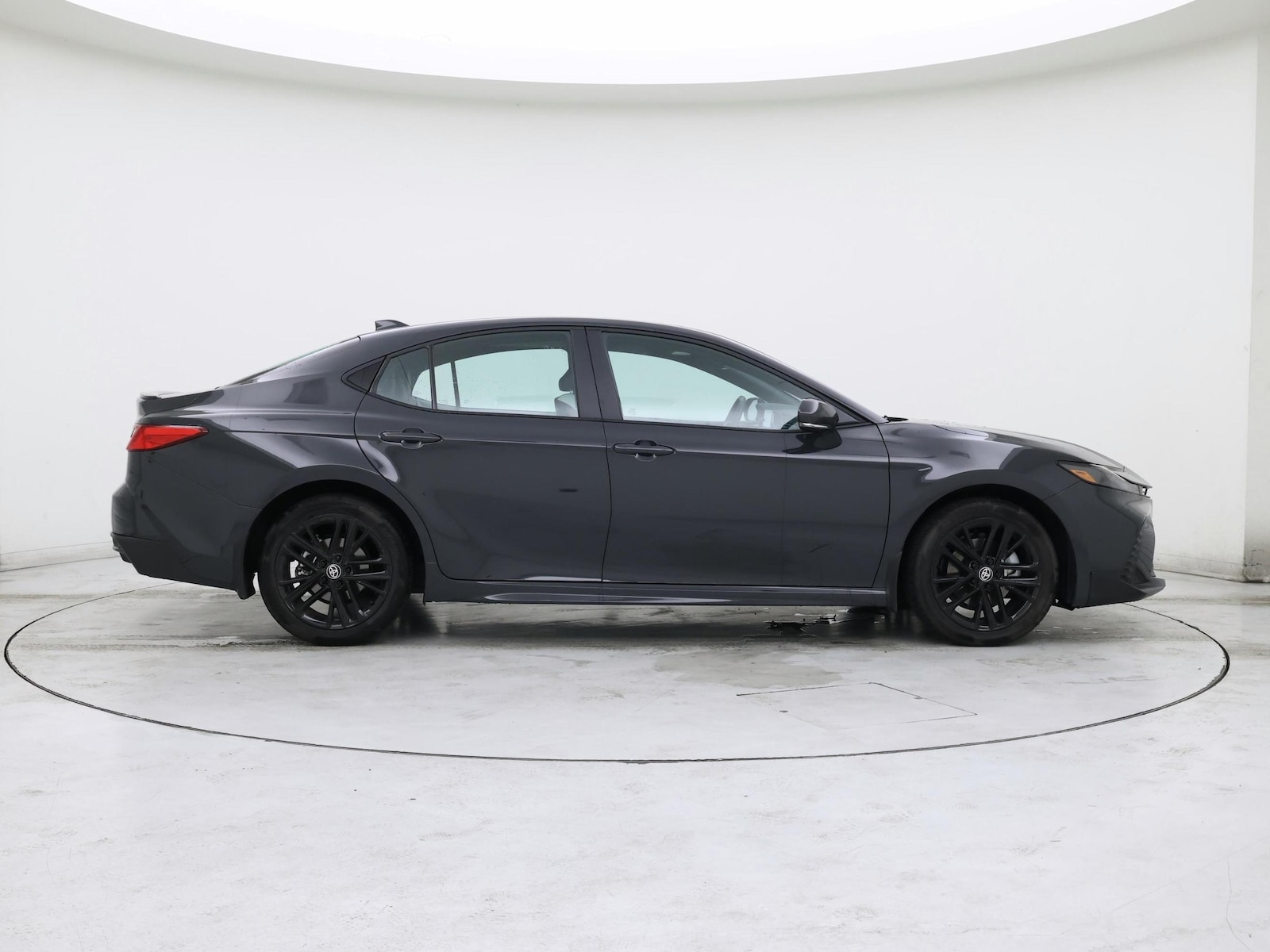 2026 Toyota Camry SE - Photo 8