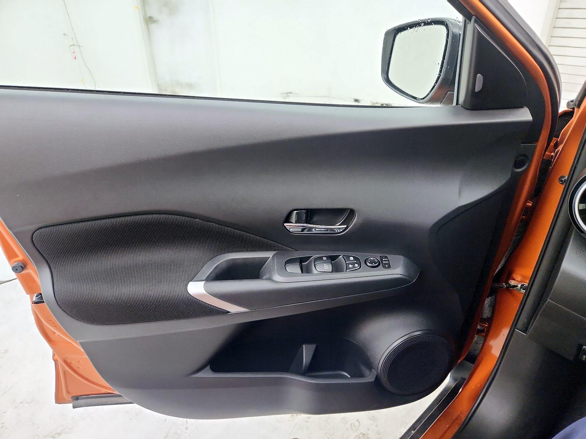 Thumbnail: 2021 Nissan Kicks - 12