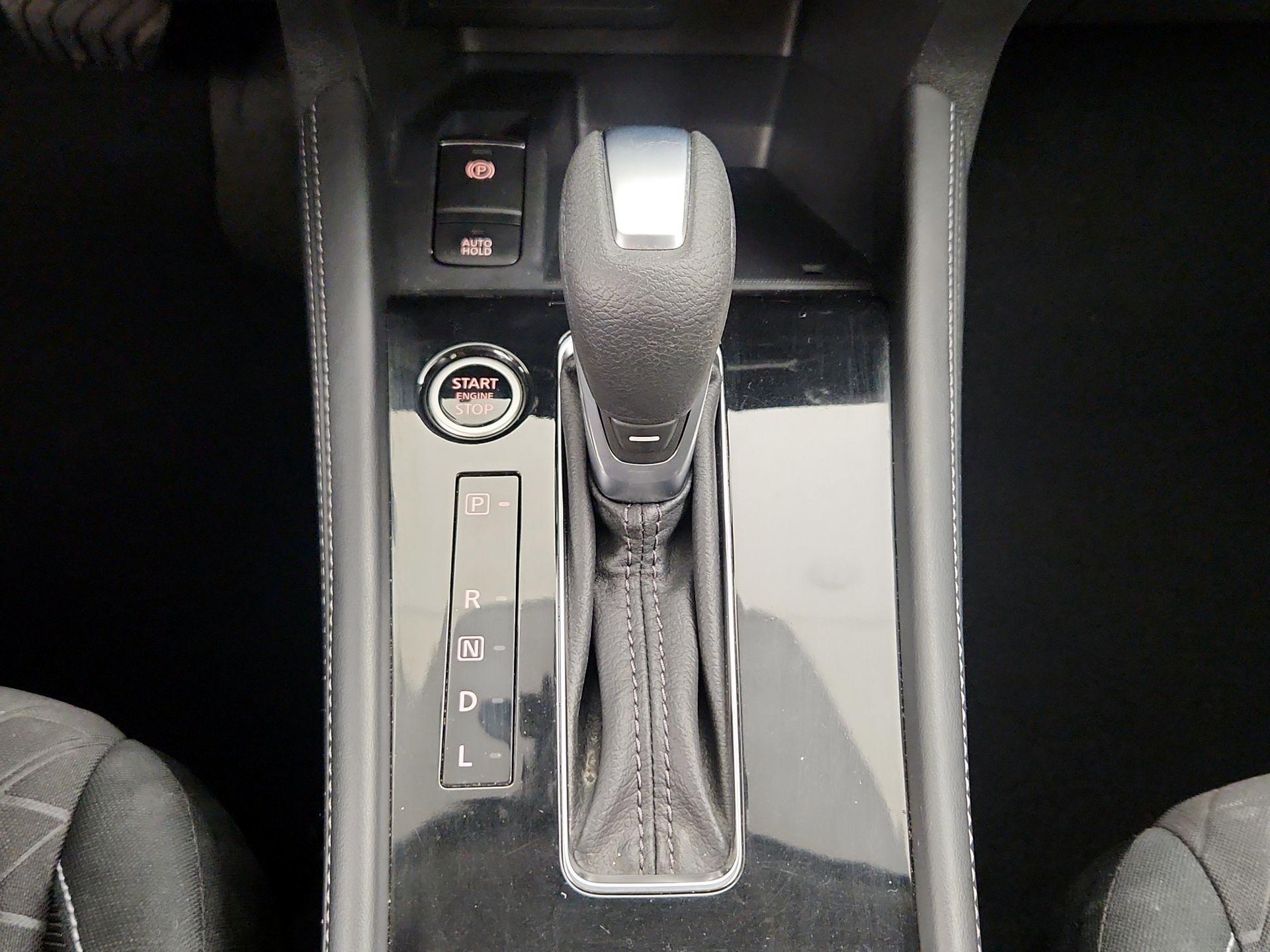 Thumbnail: 2021 Nissan Kicks - 16