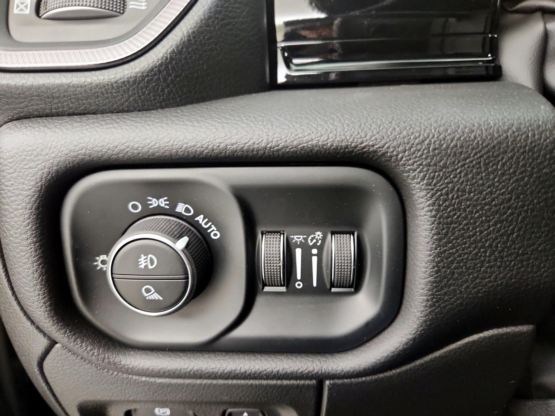 Thumbnail: 2025 RAM 1500 - 13