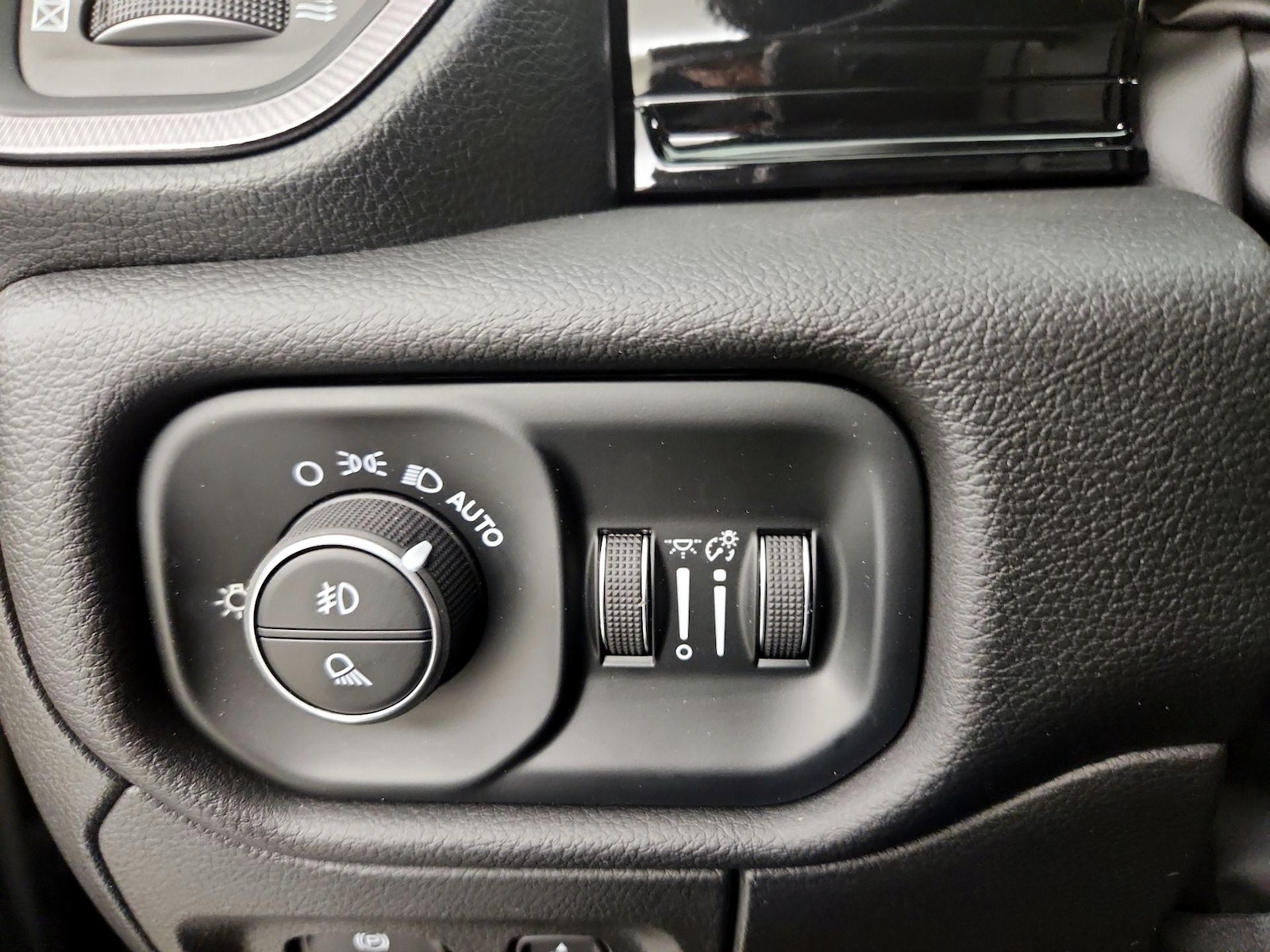 2025 RAM Ram 1500 Pickup Rebel - Photo 14