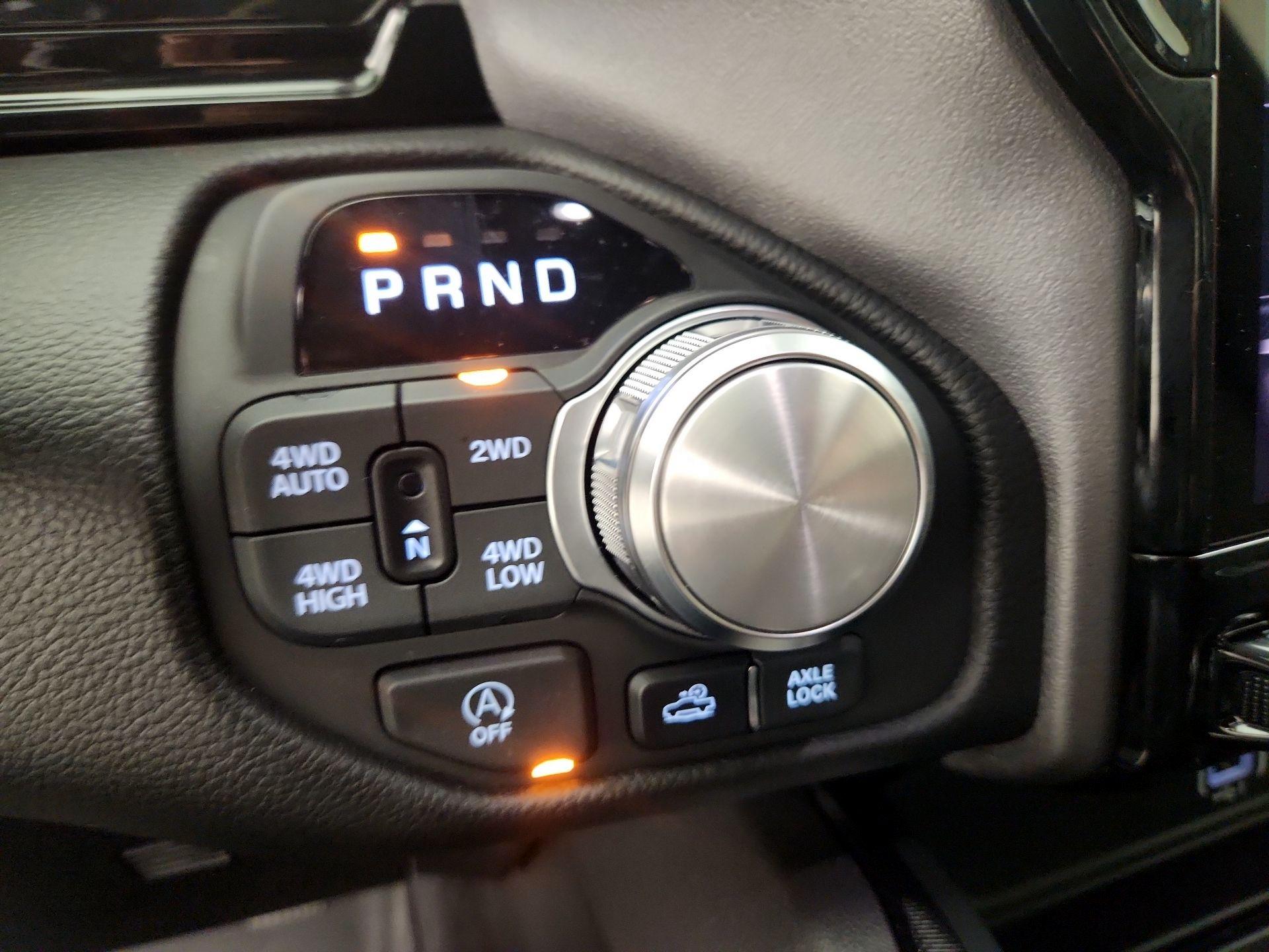 Thumbnail: 2025 RAM 1500 - 18