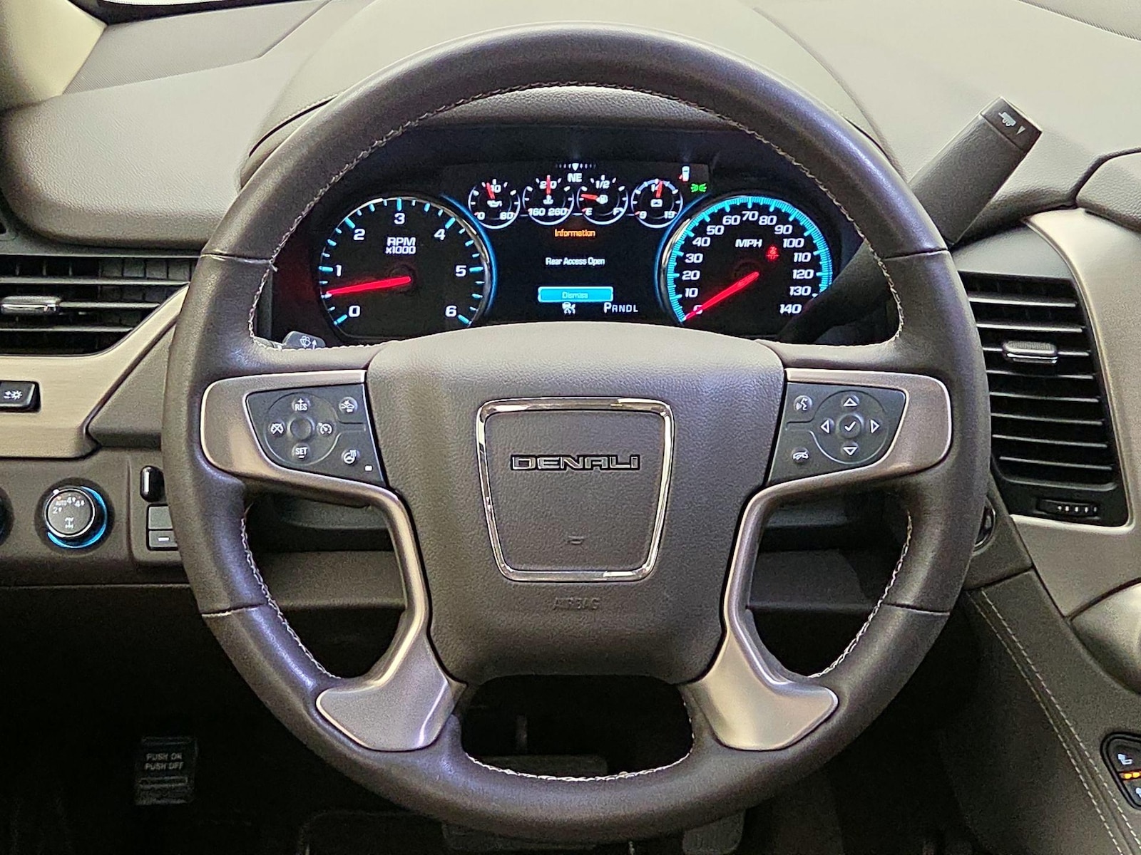 2019 GMC Yukon Denali - Photo 11