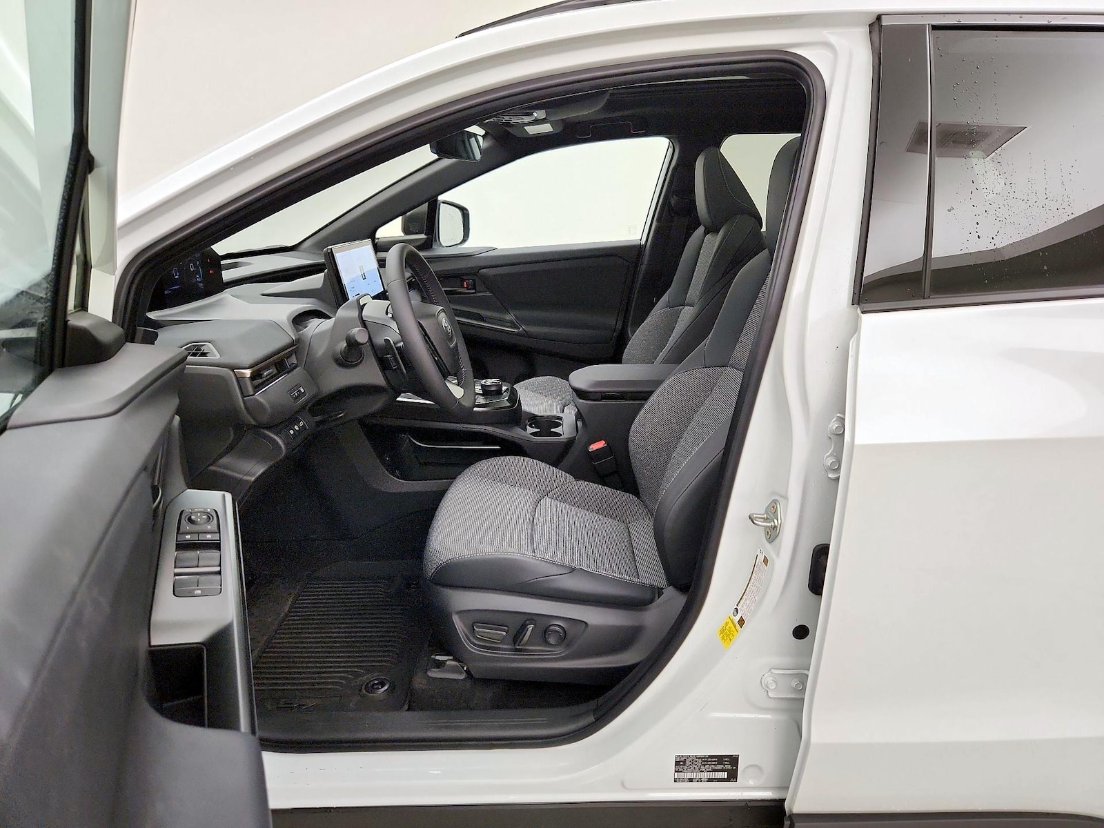 2026 Toyota bZ XLE - Photo 12