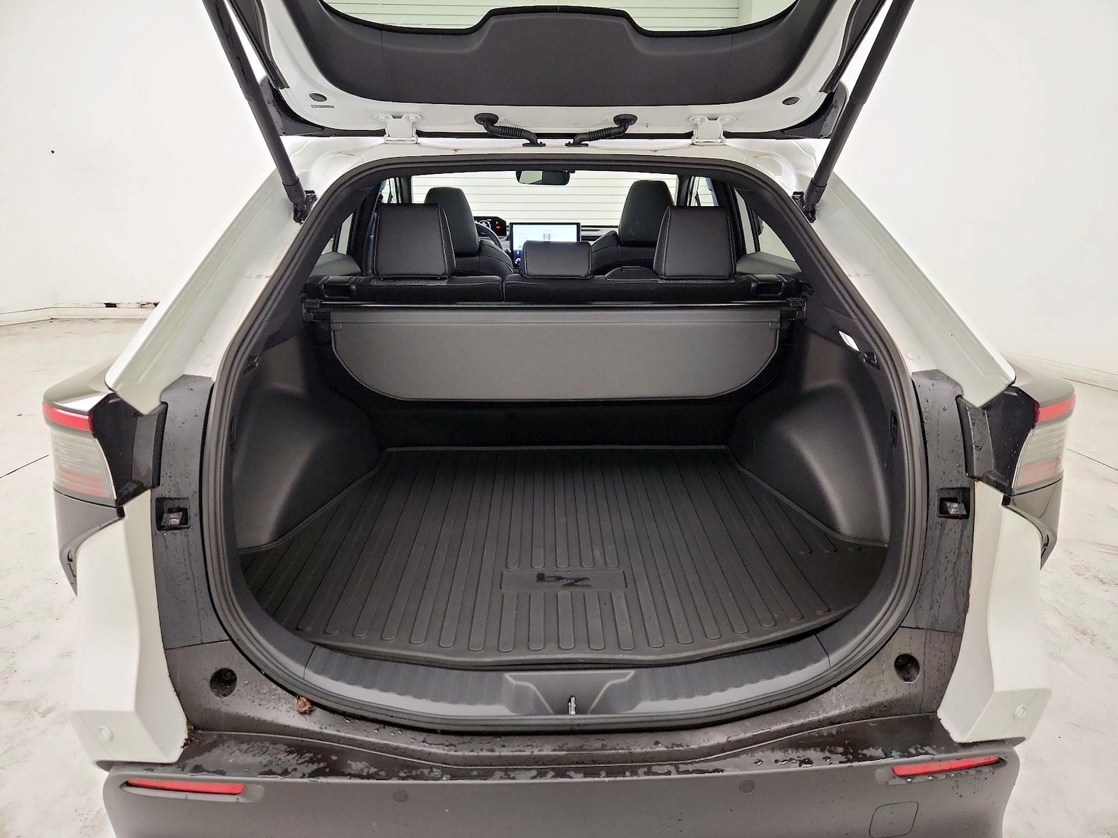 2026 Toyota bZ XLE - Photo 22