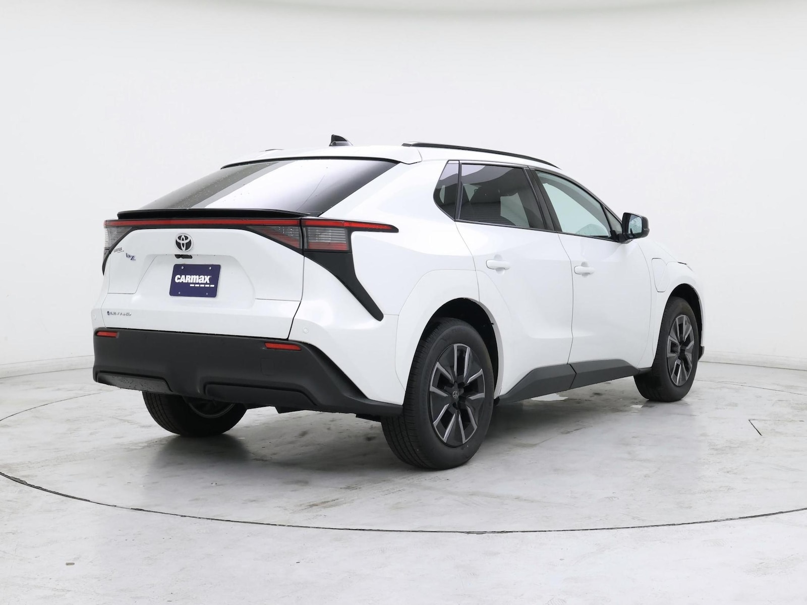 2026 Toyota bZ XLE - Photo 9