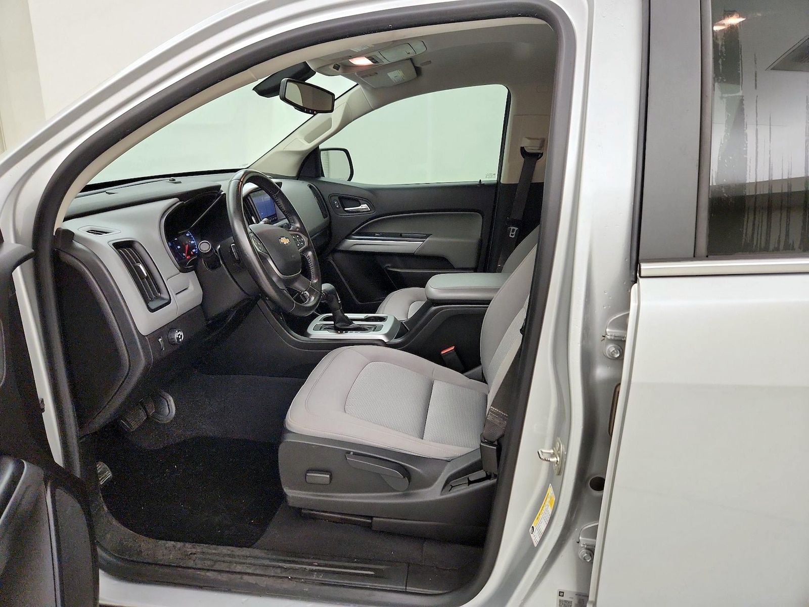 2019 Chevrolet Colorado LT - Photo 12
