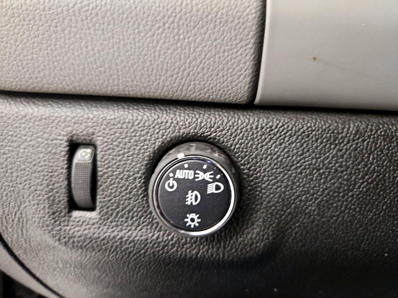 2019 Chevrolet Colorado LT - Photo 14