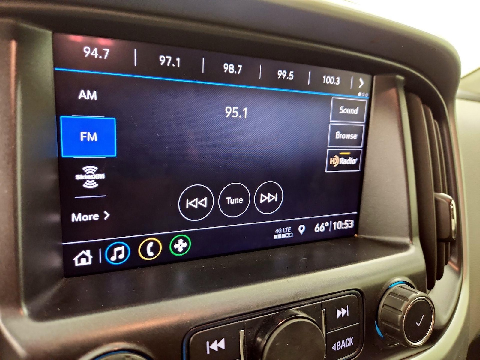2019 Chevrolet Colorado LT - Photo 16