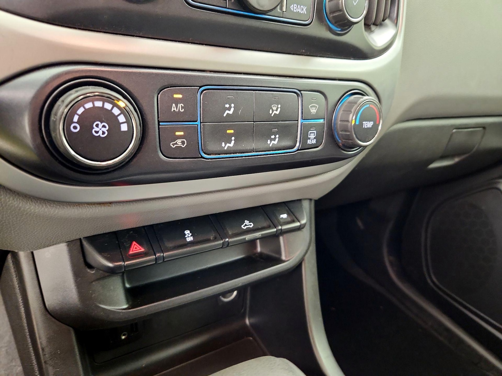 2019 Chevrolet Colorado LT - Photo 17