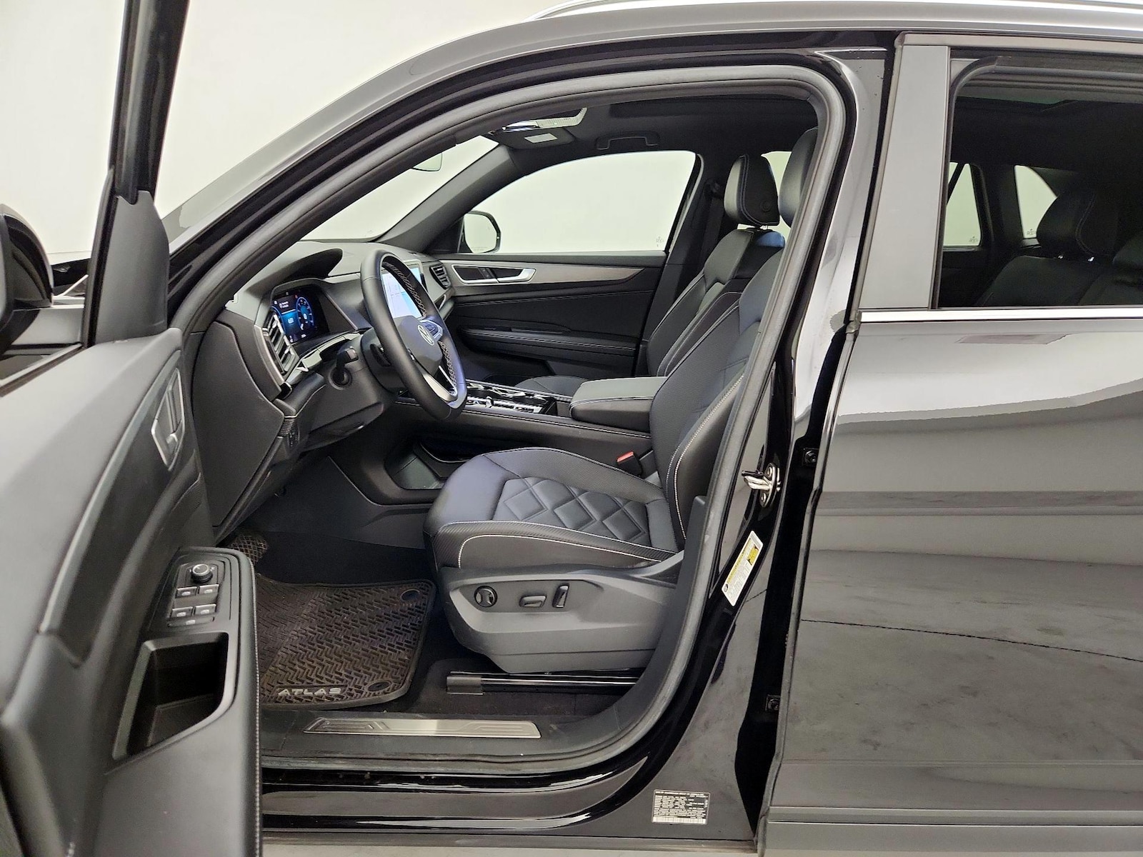 2024 Volkswagen Atlas Cross Sport SE w/Tech - Photo 12