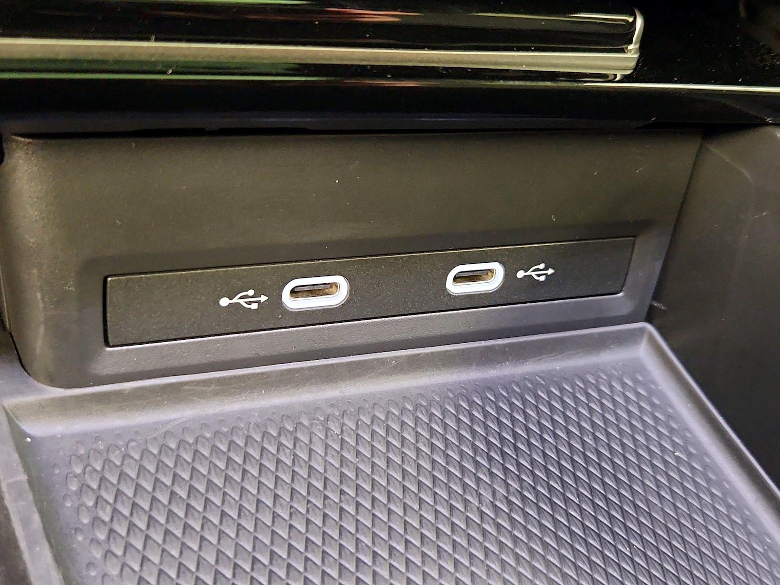2024 Volkswagen Atlas Cross Sport SE w/Tech - Photo 19