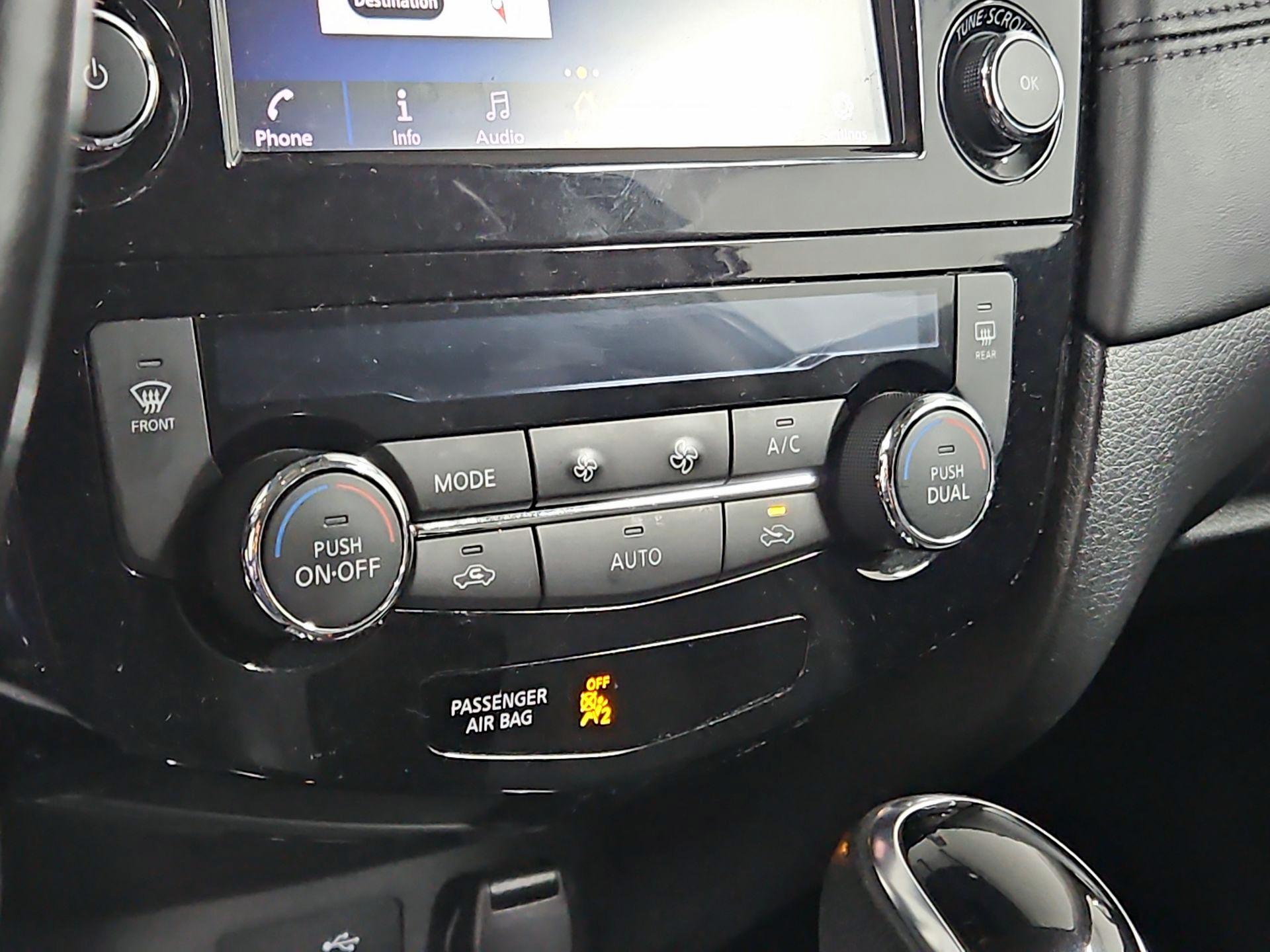 Thumbnail: 2018 Nissan Rogue - 17