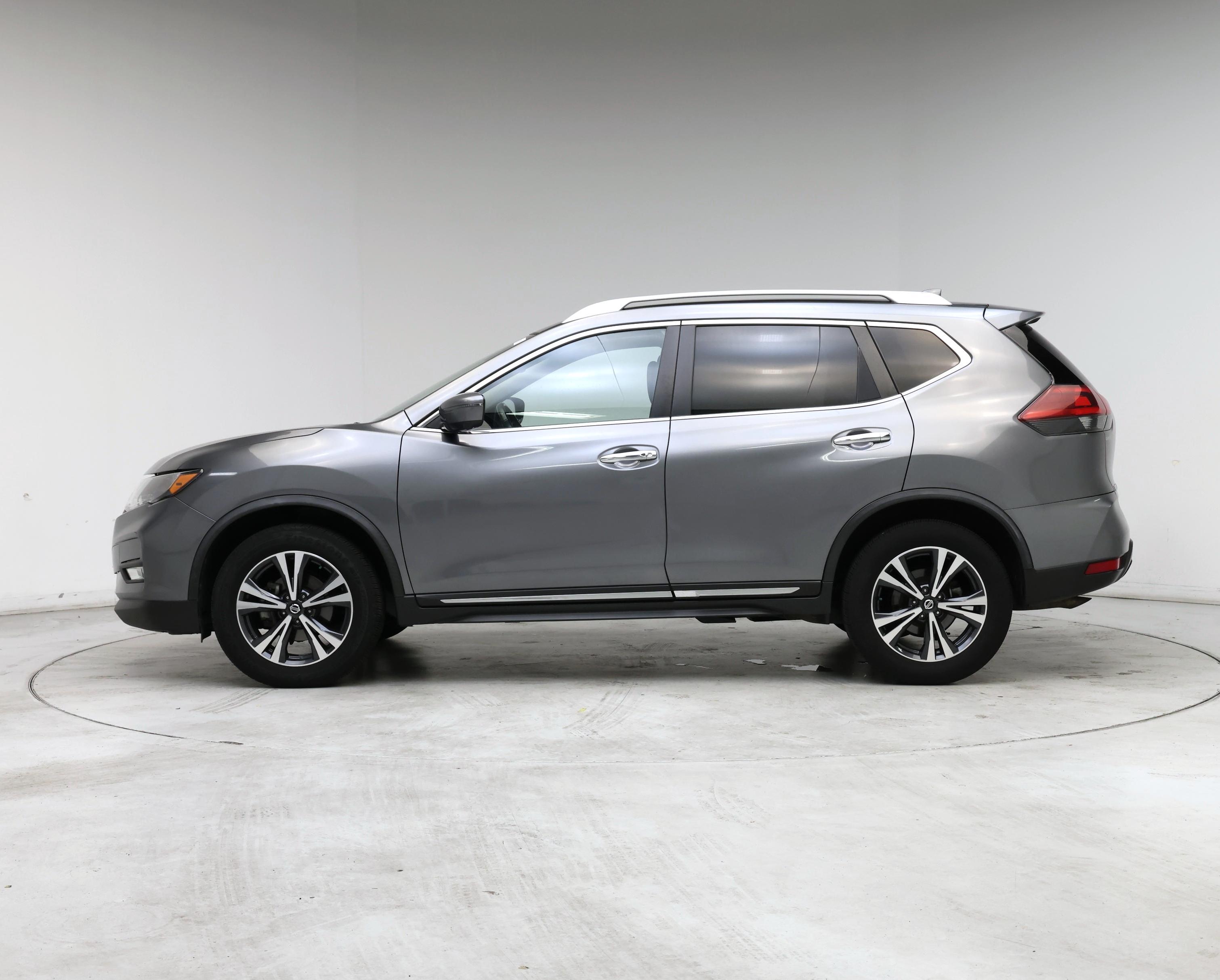 Thumbnail: 2018 Nissan Rogue - 3