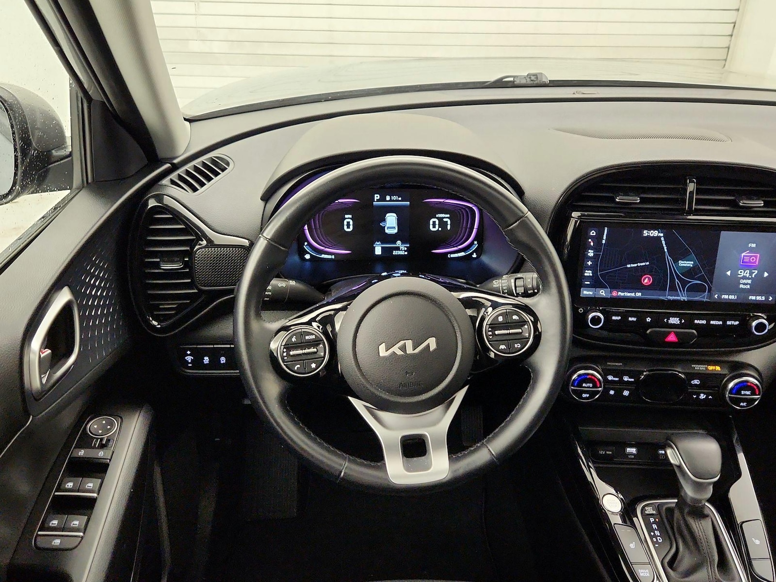 2023 Kia Soul EX - Photo 11