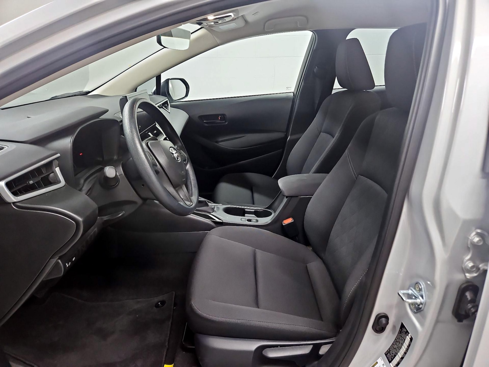 2026 Toyota Corolla LE - Photo 12