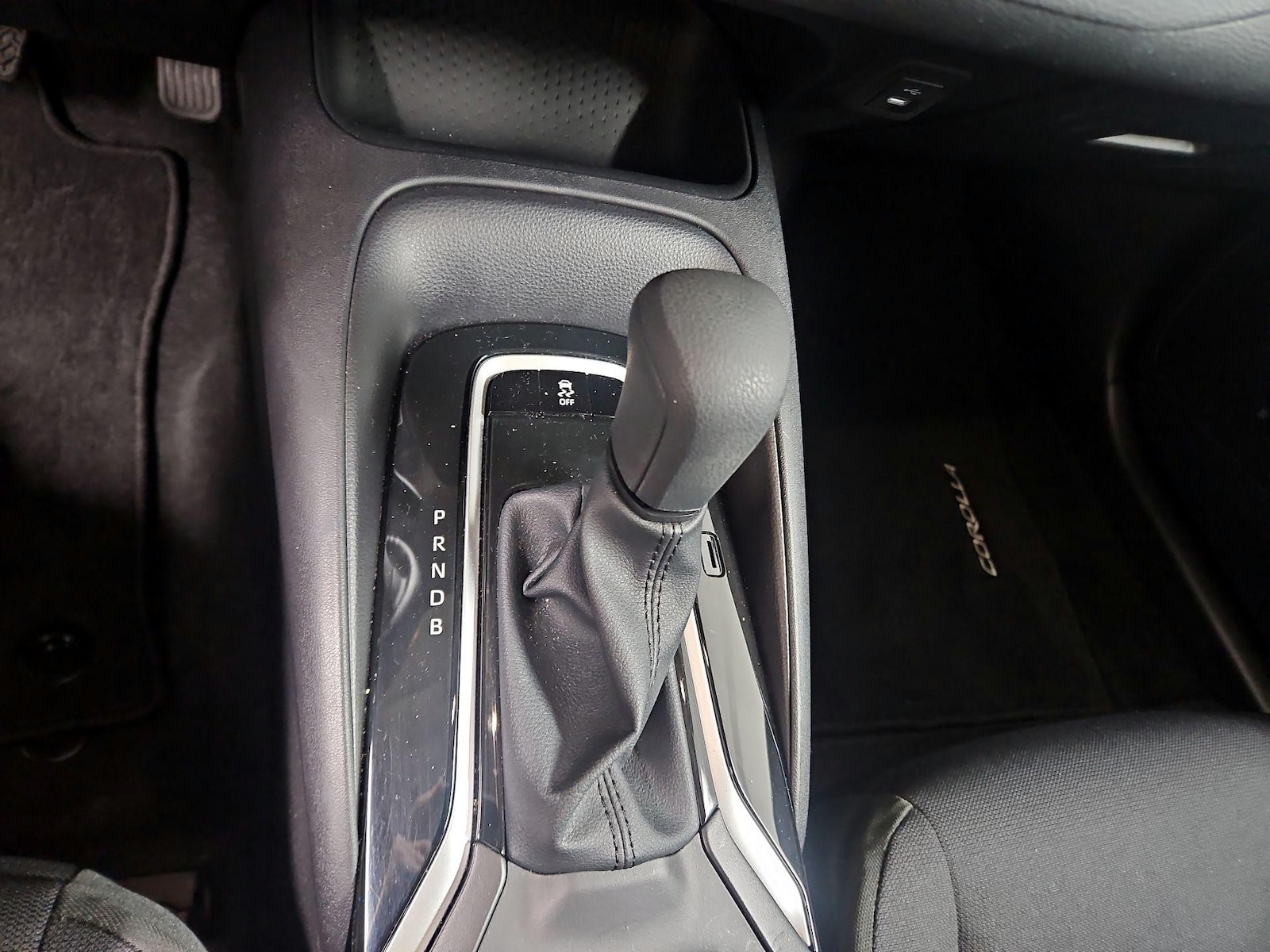 2026 Toyota Corolla LE - Photo 18
