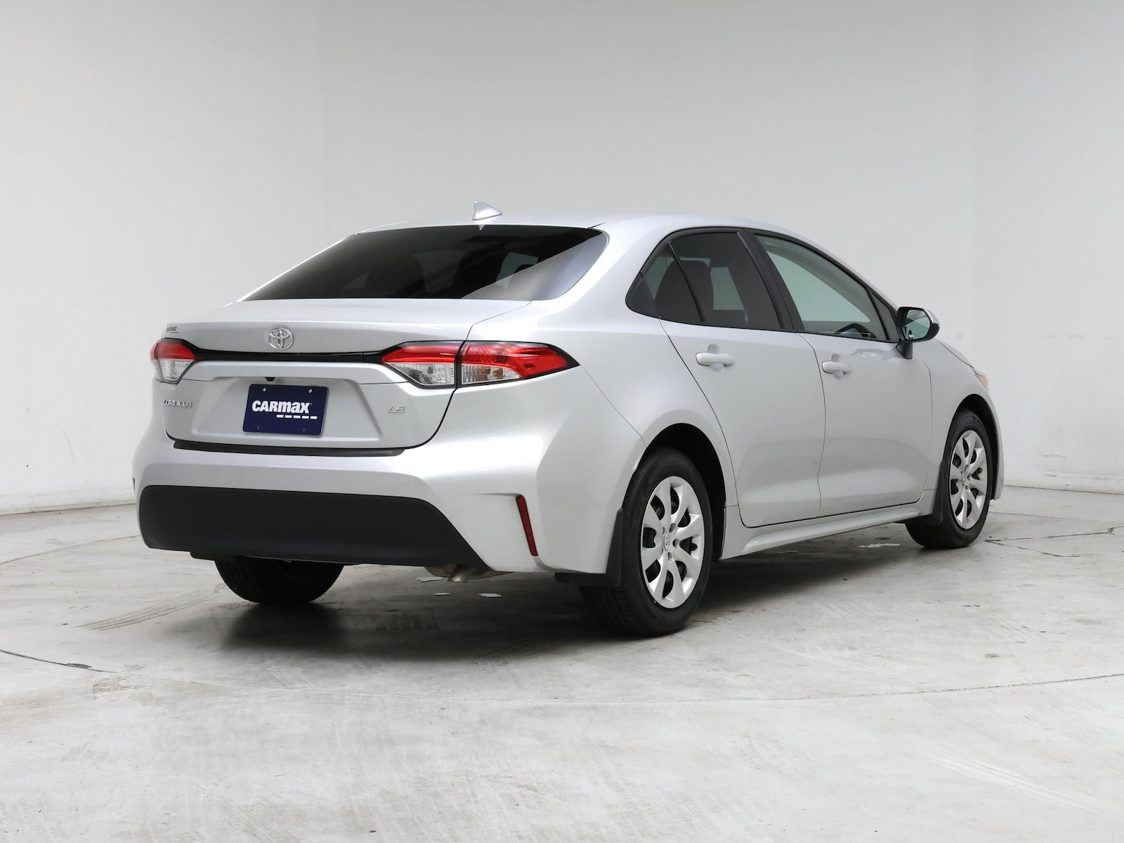 2026 Toyota Corolla LE - Photo 9