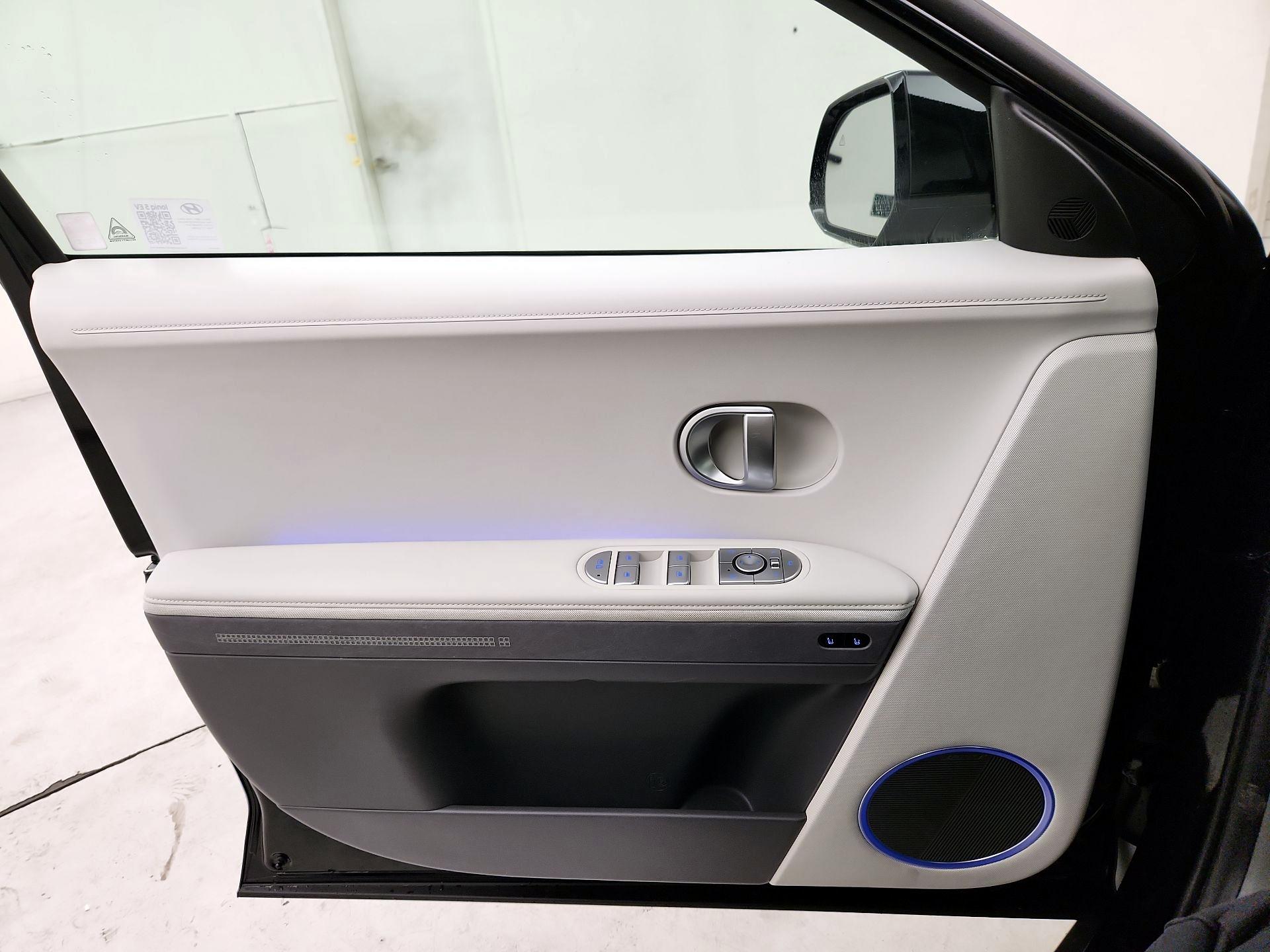 Thumbnail: 2024 Hyundai Ioniq 5 - 12