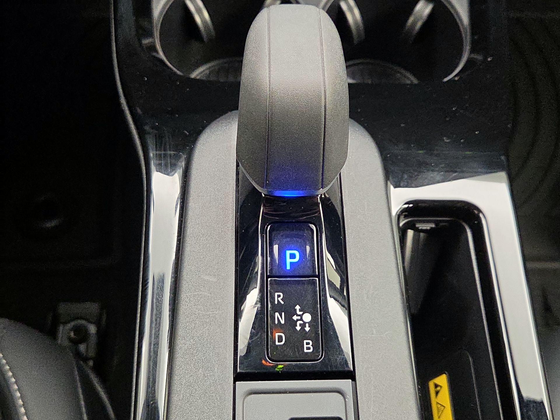 Thumbnail: 2023 Toyota Prius - 18