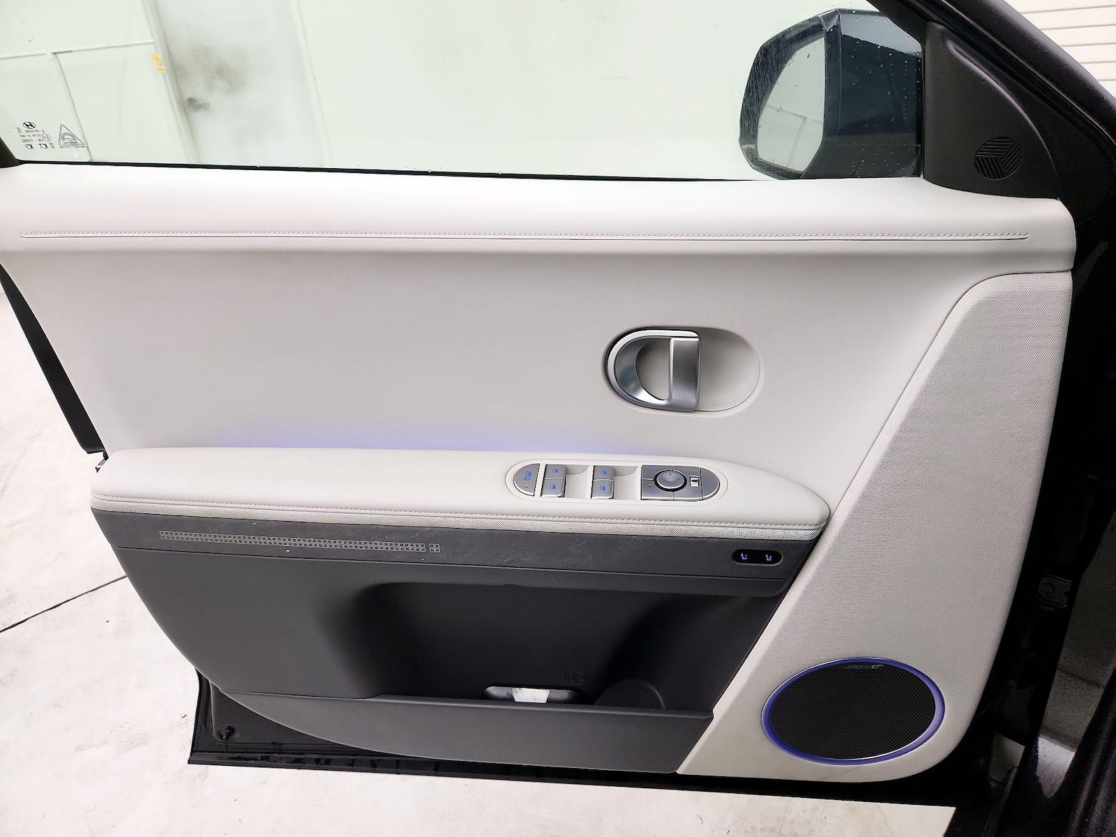 2024 Hyundai IONIQ 5 Limited - Photo 13