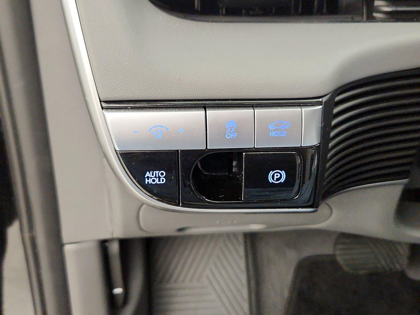 2024 Hyundai IONIQ 5 Limited - Photo 14